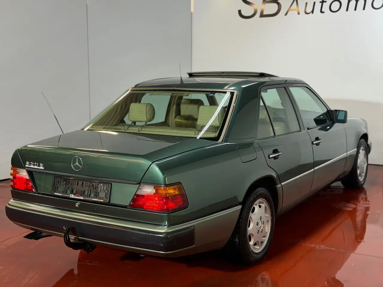 Mercedes-Benz E 320 w124 OLDTIMER // B-AUTO // TOIT-OUVRANT // AIRCO // GARANTIE//, foto 11