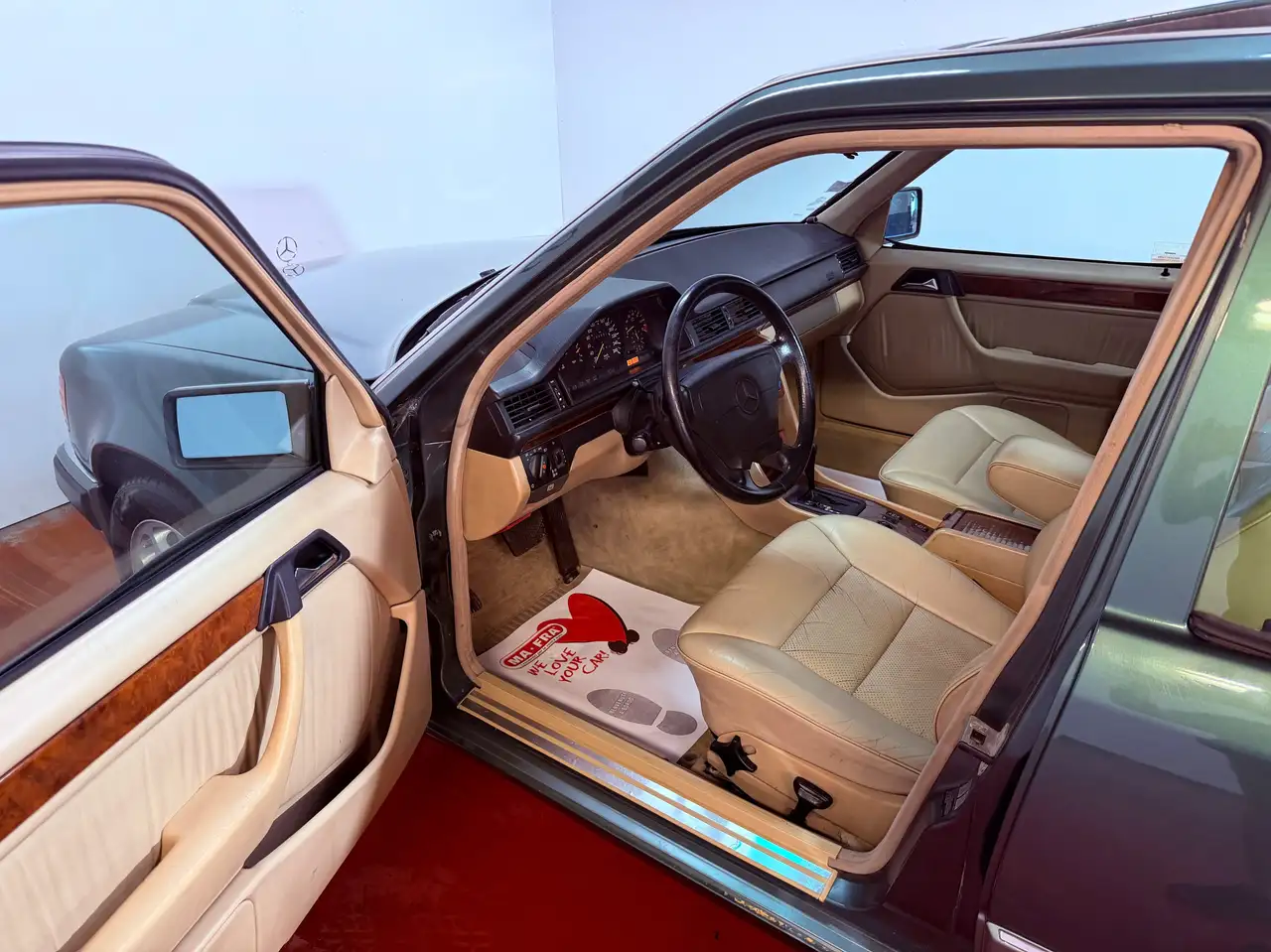 Mercedes-Benz E 320 w124 OLDTIMER // B-AUTO // TOIT-OUVRANT // AIRCO // GARANTIE//, foto 12