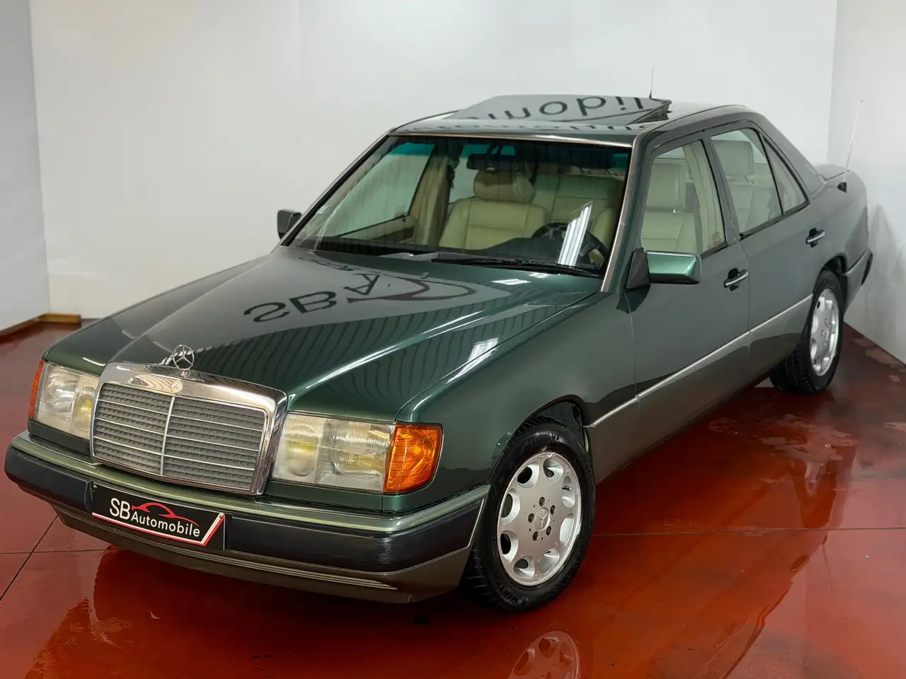 Mercedes-Benz E 320 w124 OLDTIMER // B-AUTO // TOIT-OUVRANT // AIRCO // GARANTIE//, foto 2