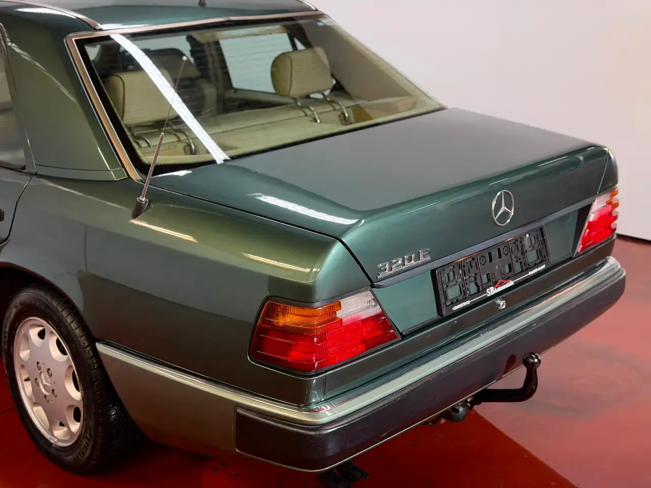 Mercedes-Benz E 320 w124 OLDTIMER // B-AUTO // TOIT-OUVRANT // AIRCO // GARANTIE//, foto 10