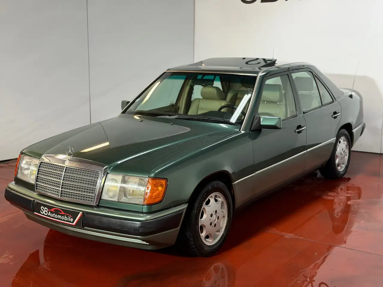 Mercedes-Benz E 320 w124 OLDTIMER // B-AUTO // TOIT-OUVRANT // AIRCO // GARANTIE//, foto 6