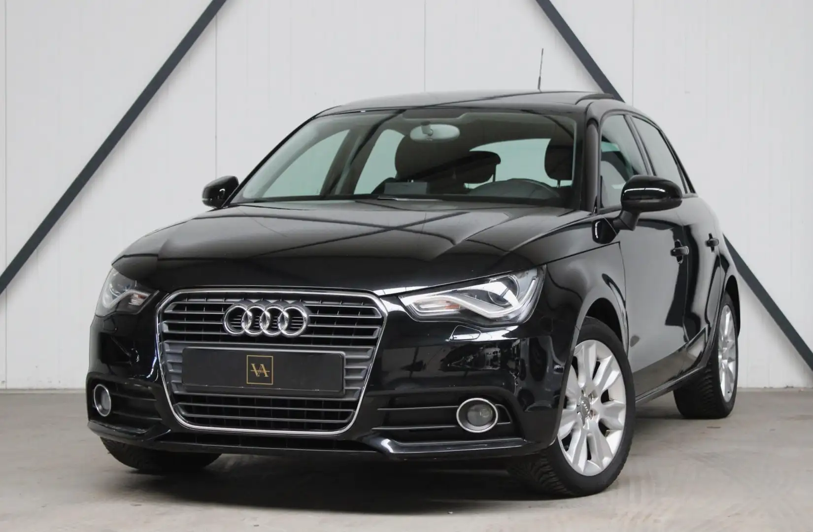 Audi A1 SPORTBACK 1.2 TFSI l Panoramadak l Bluetooth l LED Zwart - 1