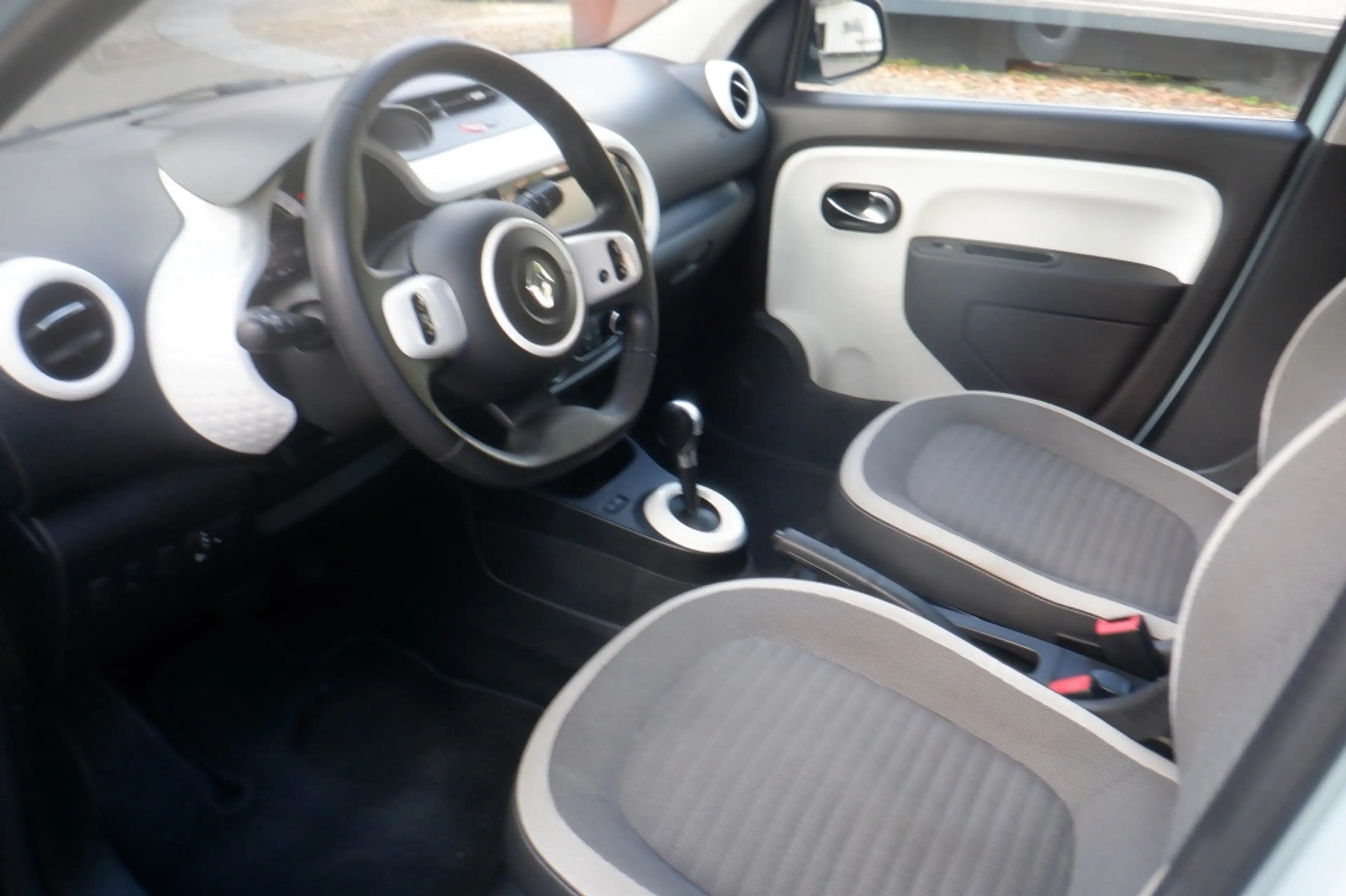 Renault Twingo RENAULT TWINGO ELECTRIC — photo 9