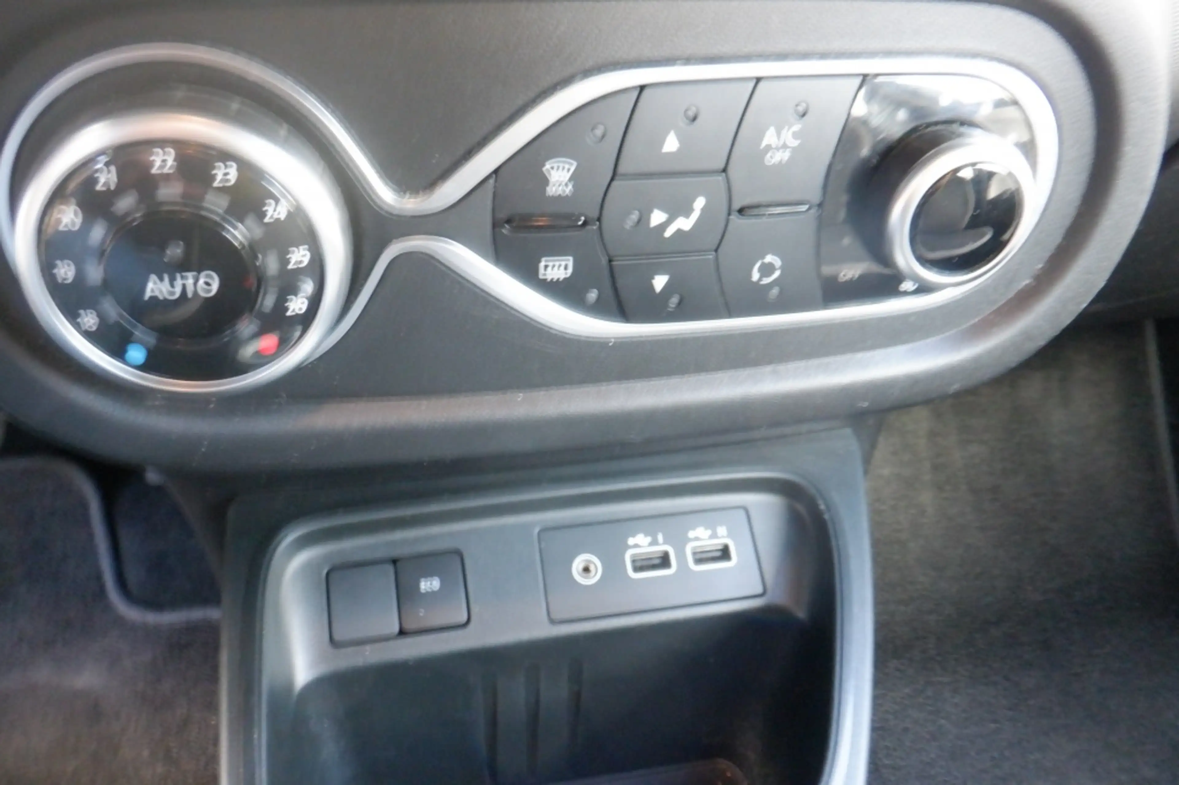Renault Twingo RENAULT TWINGO ELECTRIC — photo 13