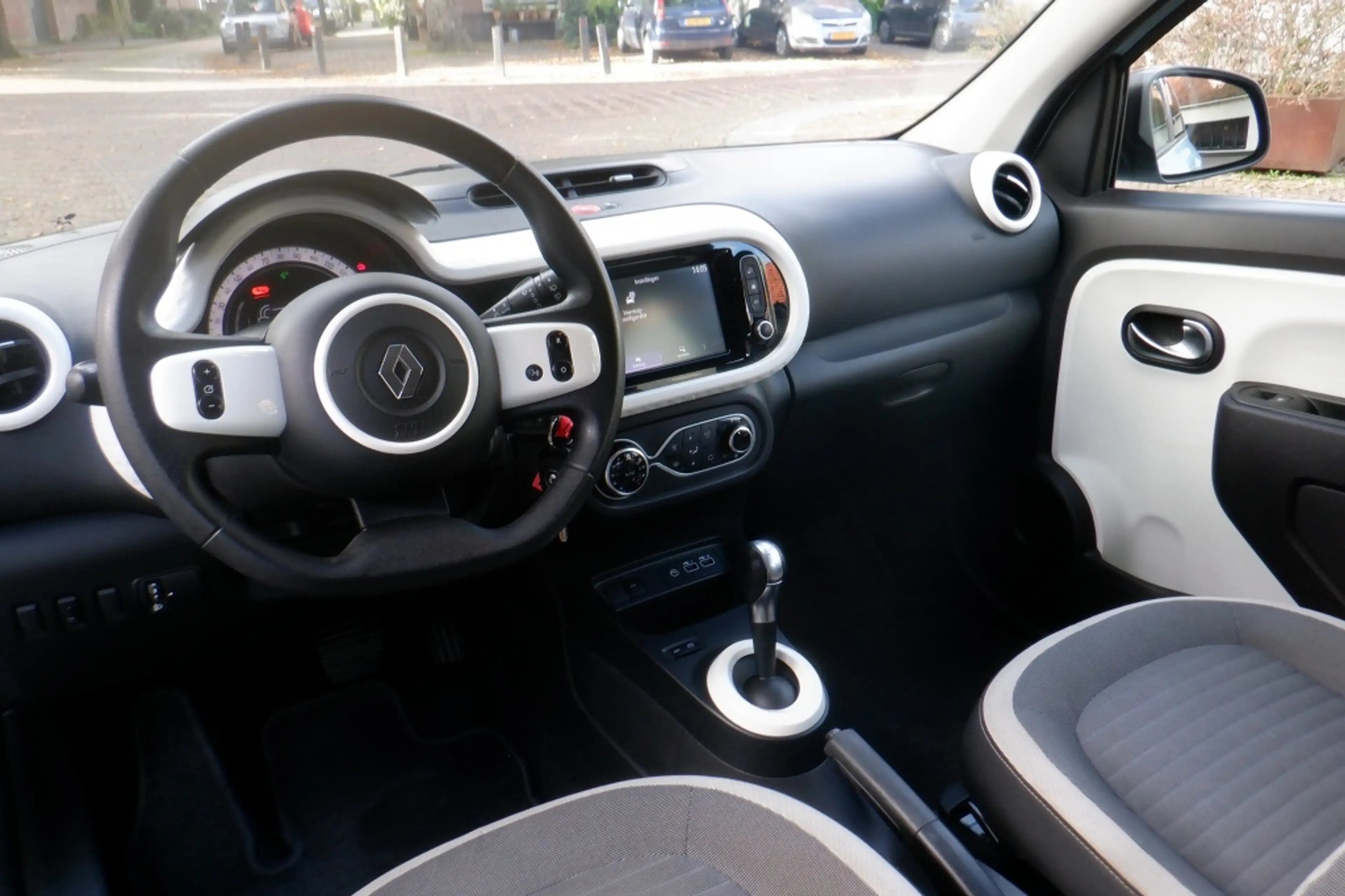 Renault Twingo RENAULT TWINGO ELECTRIC — photo 12