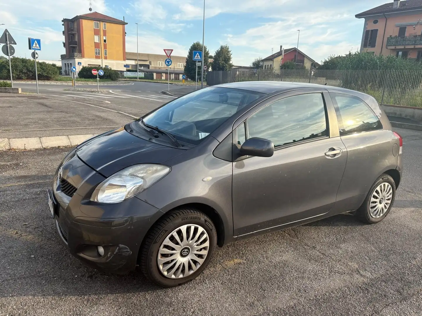 Toyota Yaris 3p 1.0 - 1