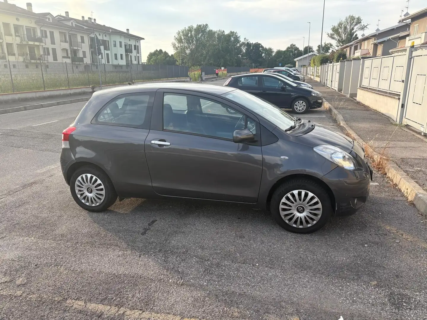 Toyota Yaris 3p 1.0 - 2
