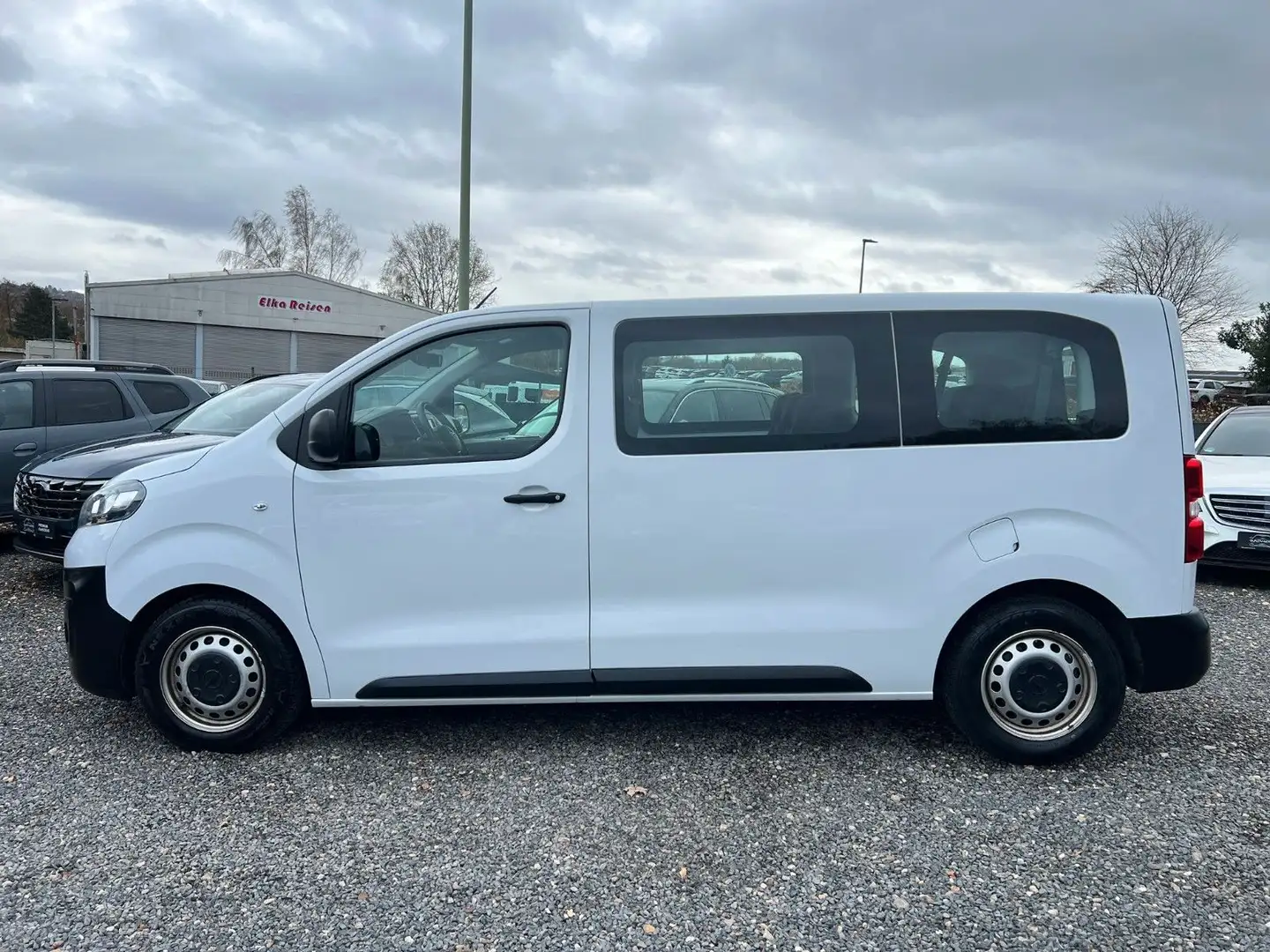 Opel Vivaro VIVARO-9 SITZE-NAVI-DAB-PDC-TEMPOMAT-KLIMA Weiß - 2