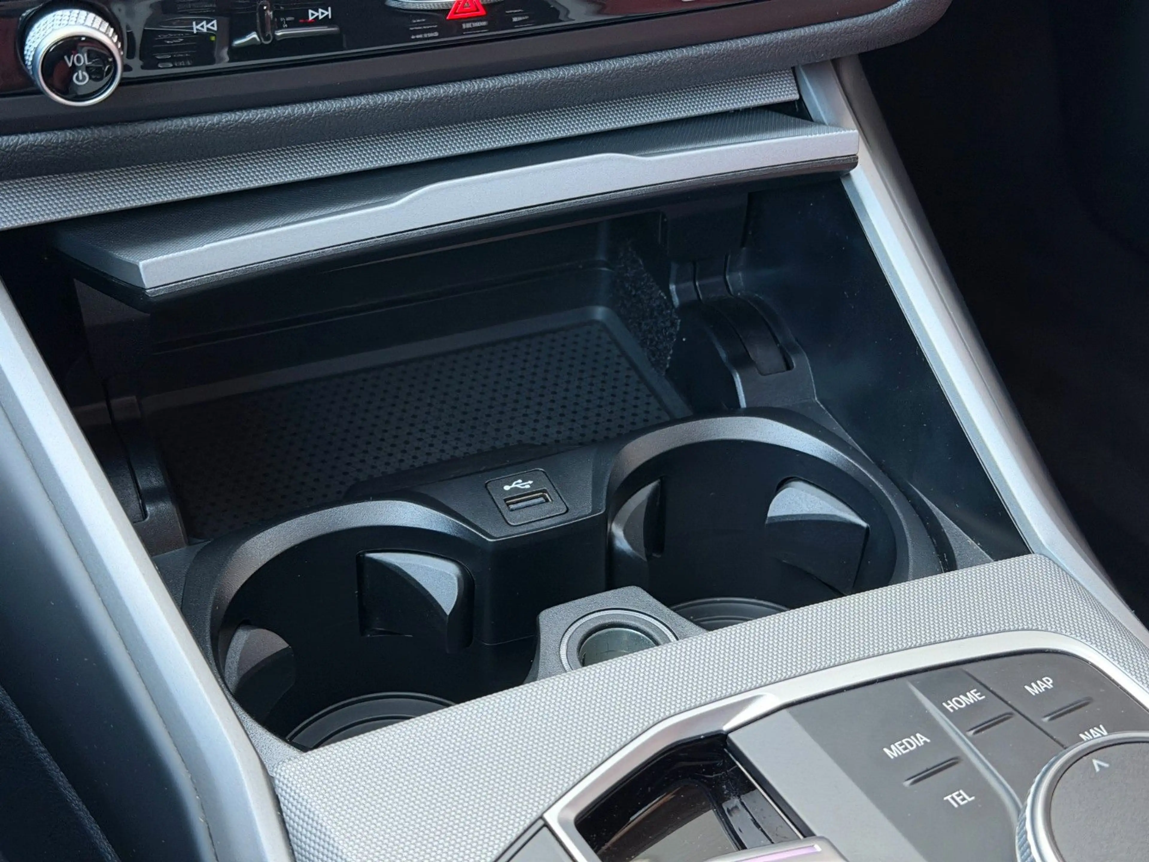 BMW 318 i Touring Automatik*Live Cockpit*Leder*1.HD — photo 23
