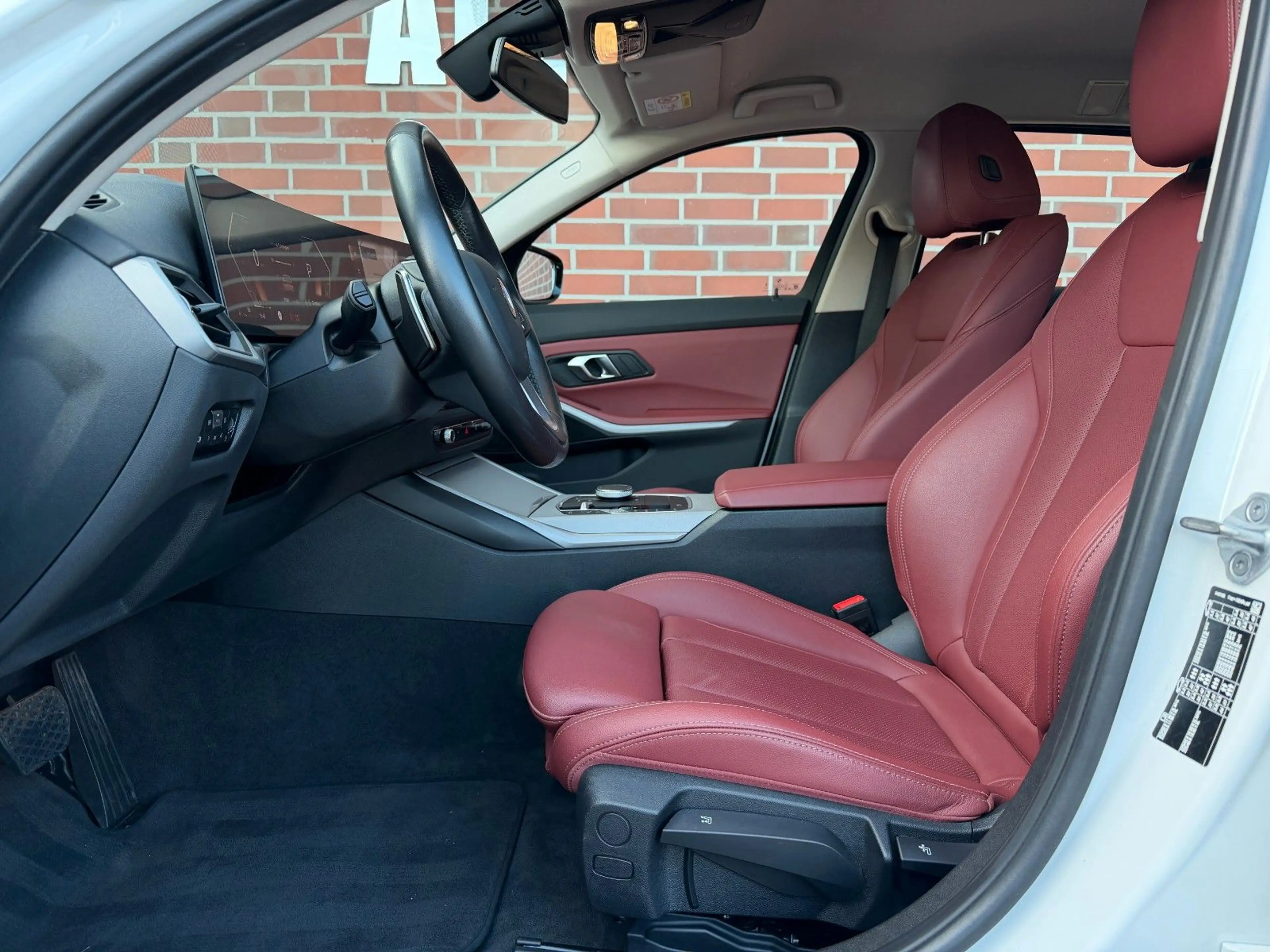 BMW 318 i Touring Automatik*Live Cockpit*Leder*1.HD — photo 11