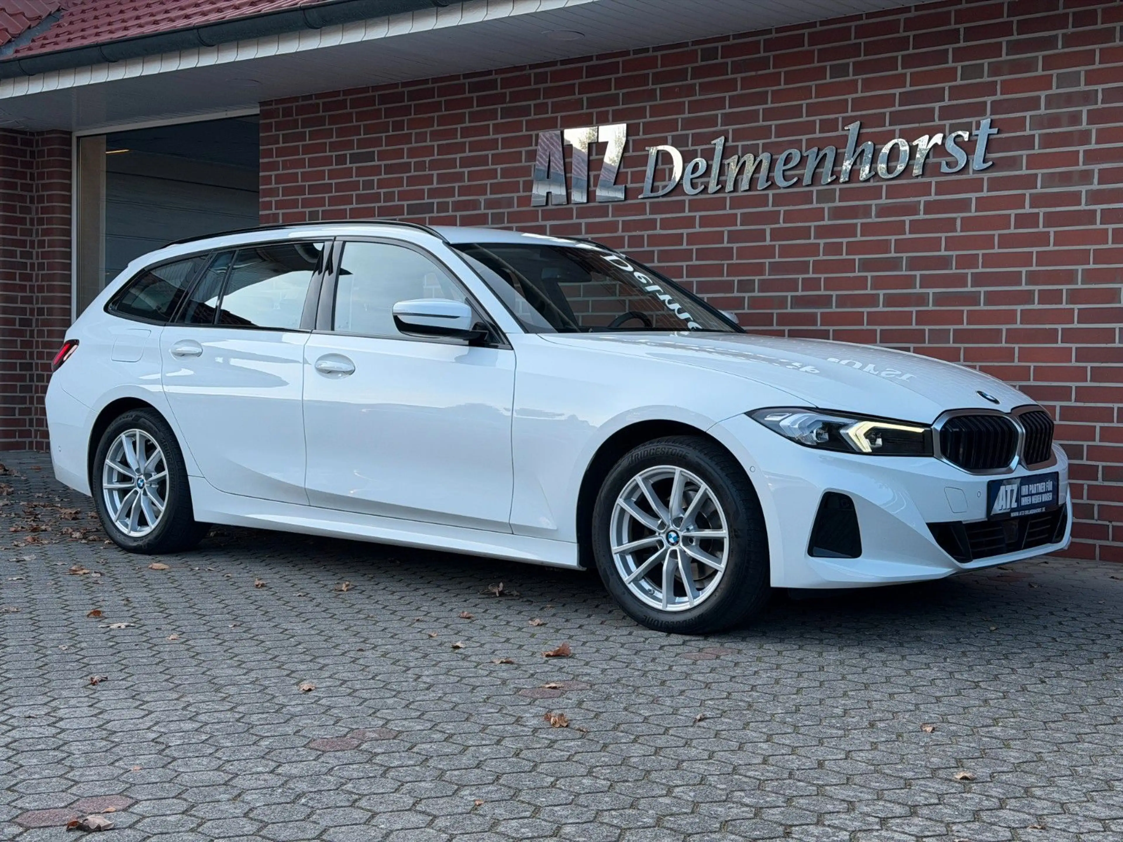 BMW 318 i Touring Automatik*Live Cockpit*Leder*1.HD — photo 7