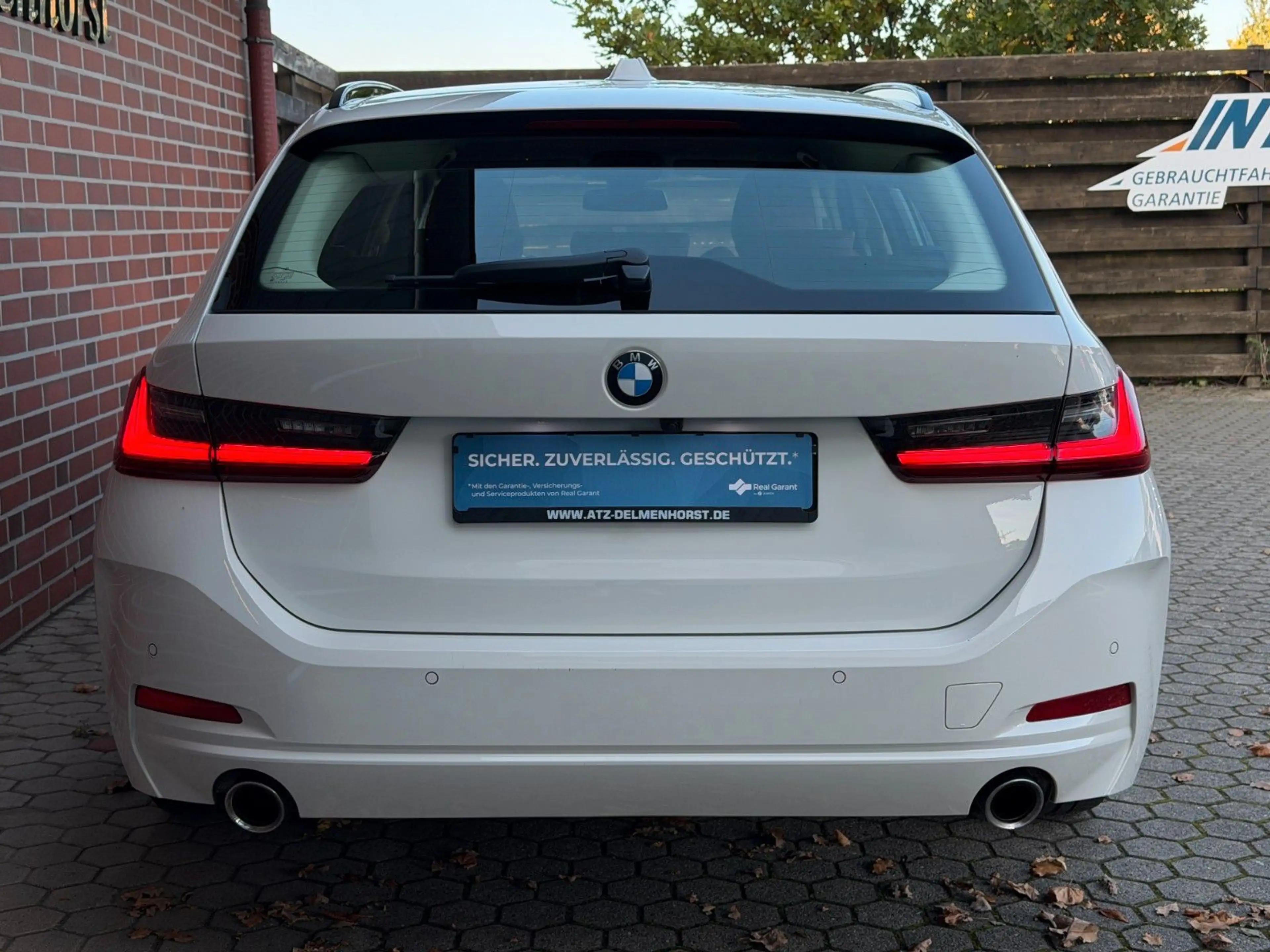 BMW 318 i Touring Automatik*Live Cockpit*Leder*1.HD — photo 4