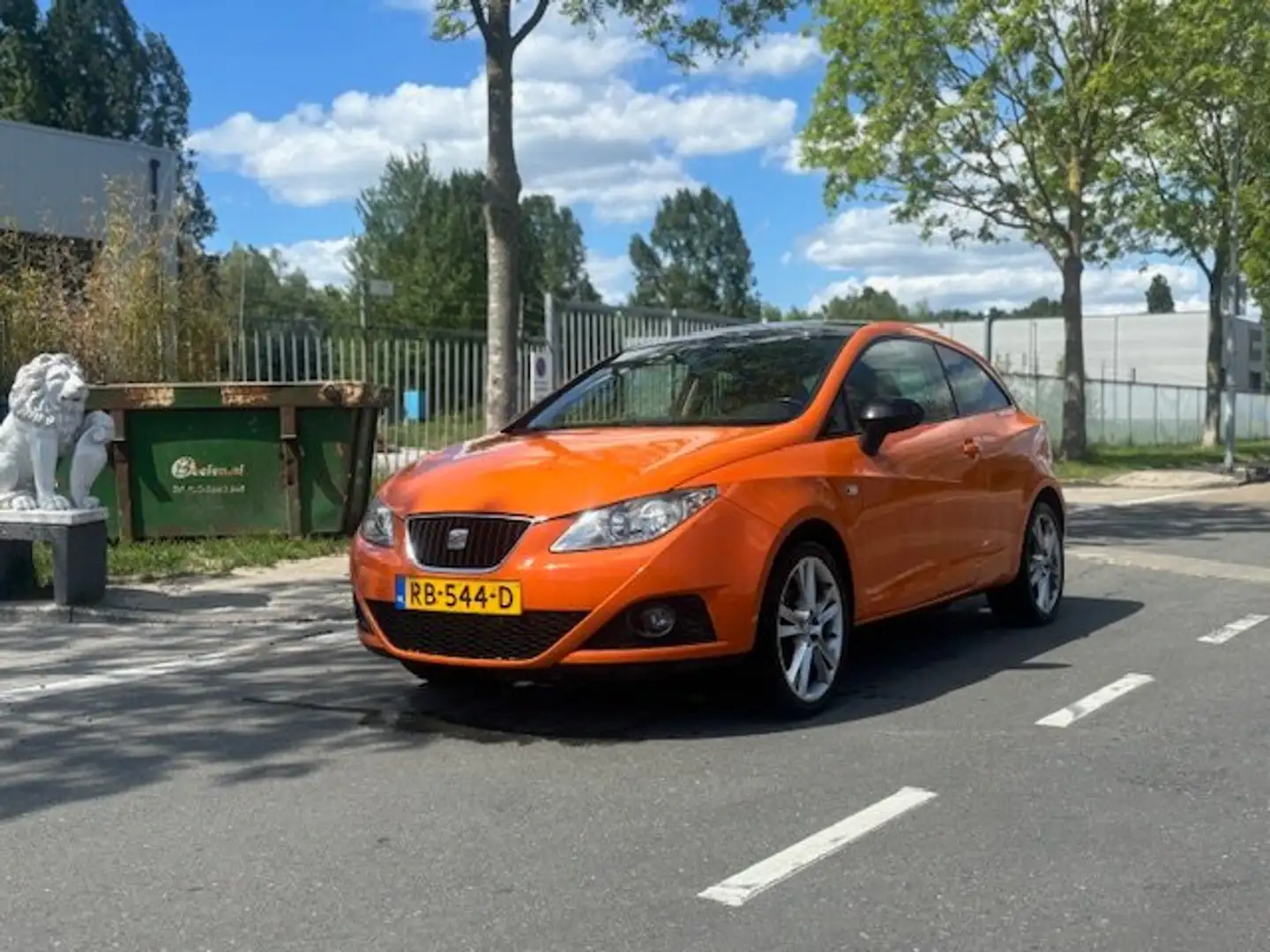 SEAT Ibiza 1.6 SC Reference Oranje - 2