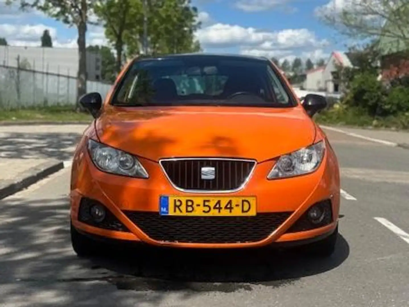 SEAT Ibiza 1.6 SC Reference Oranje - 1