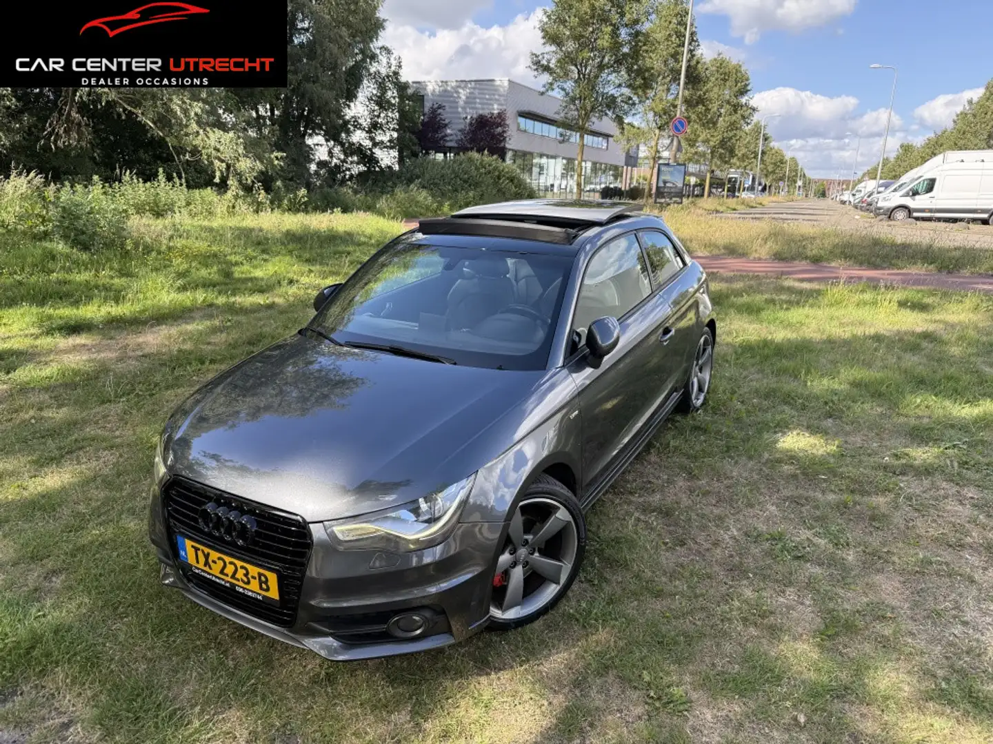 Audi A1 1.4 TFSI Pro Line S pano navi automaat Grijs - 1