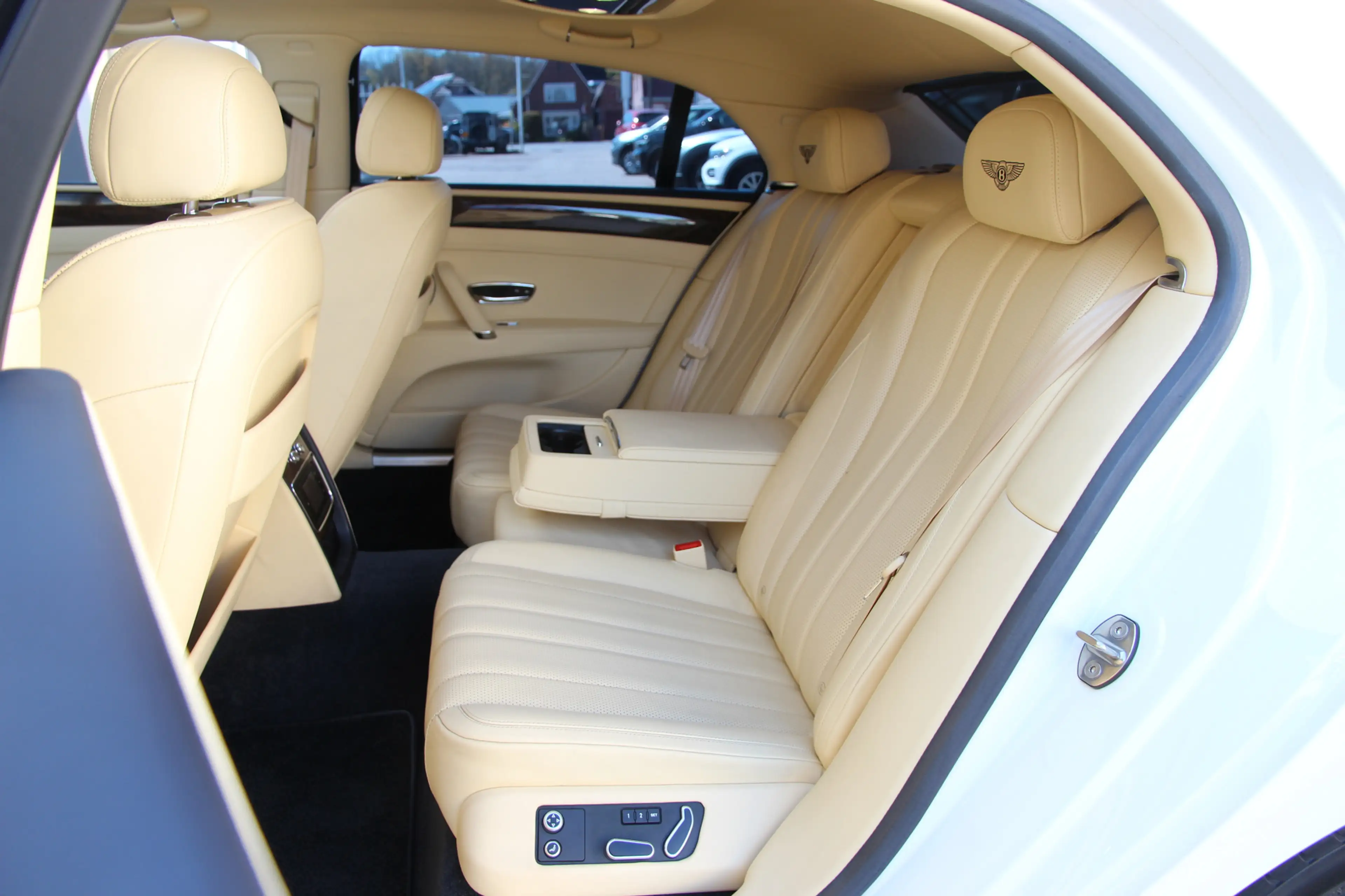 Bentley Flying Spur 4.0 V8 | BTW | Pano | Massage | Ventilatie | Memor — photo 17