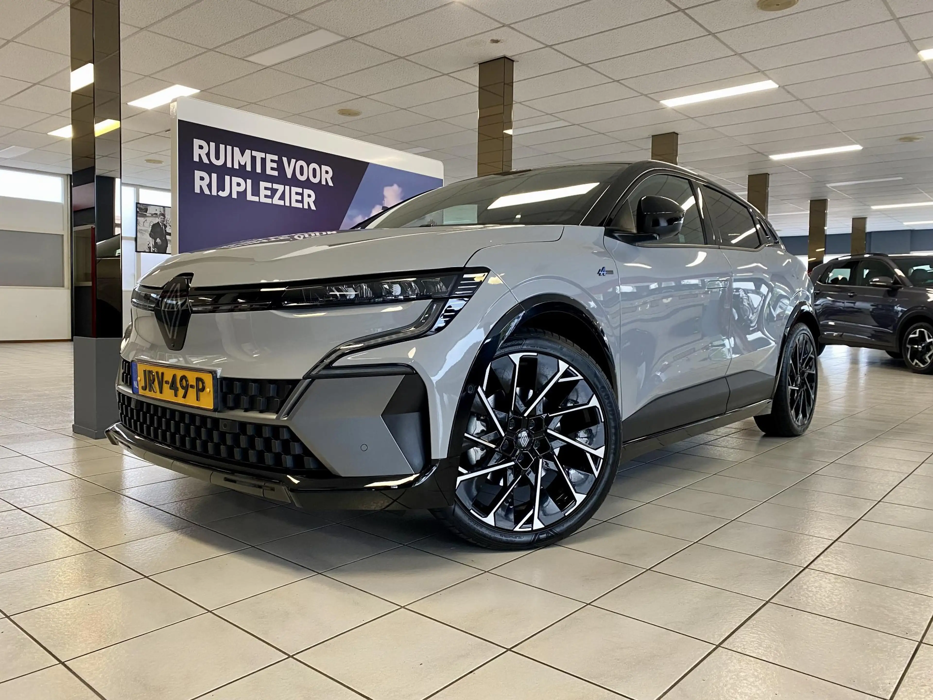 Renault Megane E-Tech comfort range esprit alpine 60 kWh — photo 2