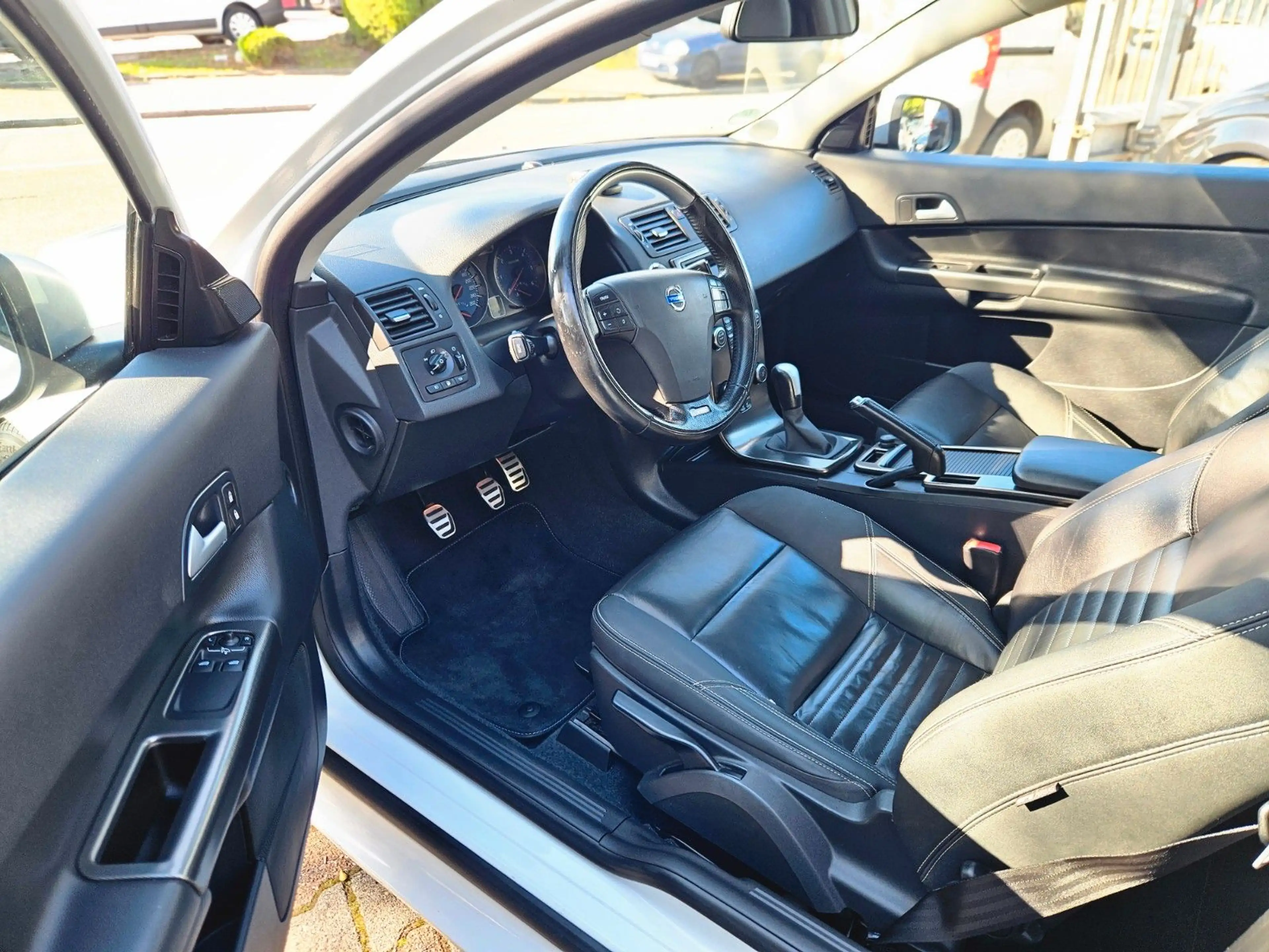 Volvo C30 D2 Edition R-Design Tüv NEU — photo 8