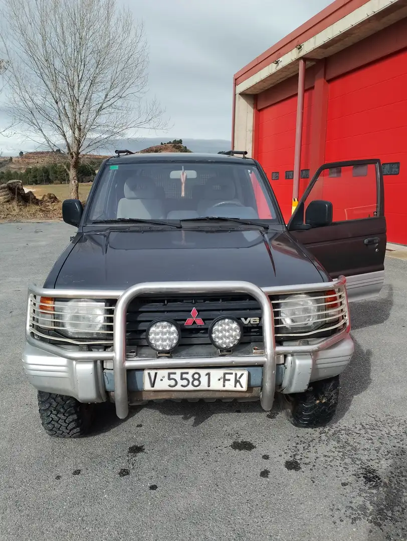 Mitsubishi Montero 3.0 V6 GLS - 1