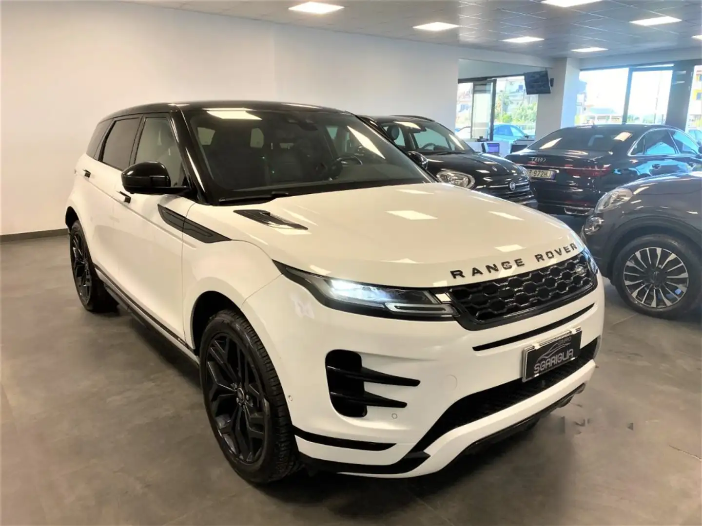 Land Rover Range Rover Evoque 2.0 D R-Dynamic Black Edition I4 180 CV AWD Auto Weiß - 1