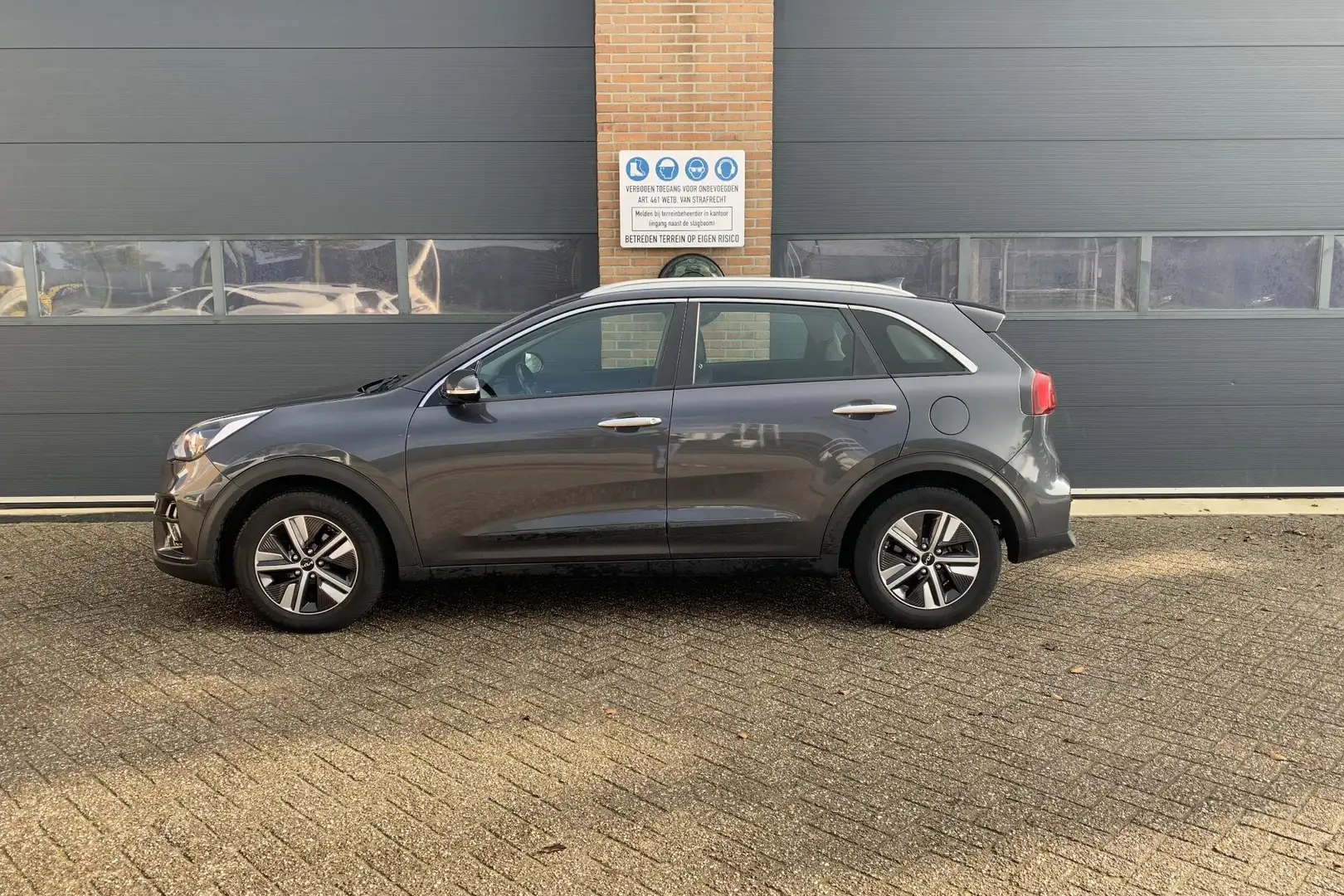 Kia Niro 1.6 GDi Hybrid DynamicLine | Navigatie | Adapt. Cr Gris - 2