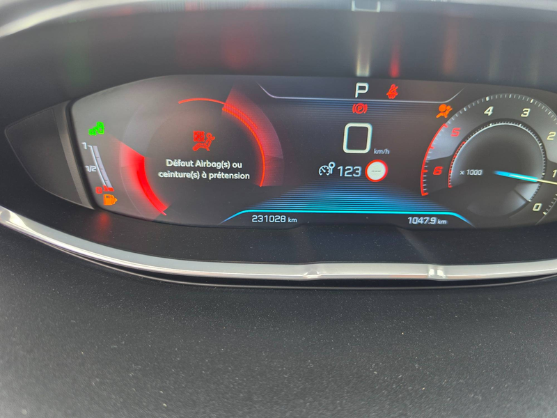 Peugeot 5008 5008 1.6 BlueHDi GT Line — photo 14