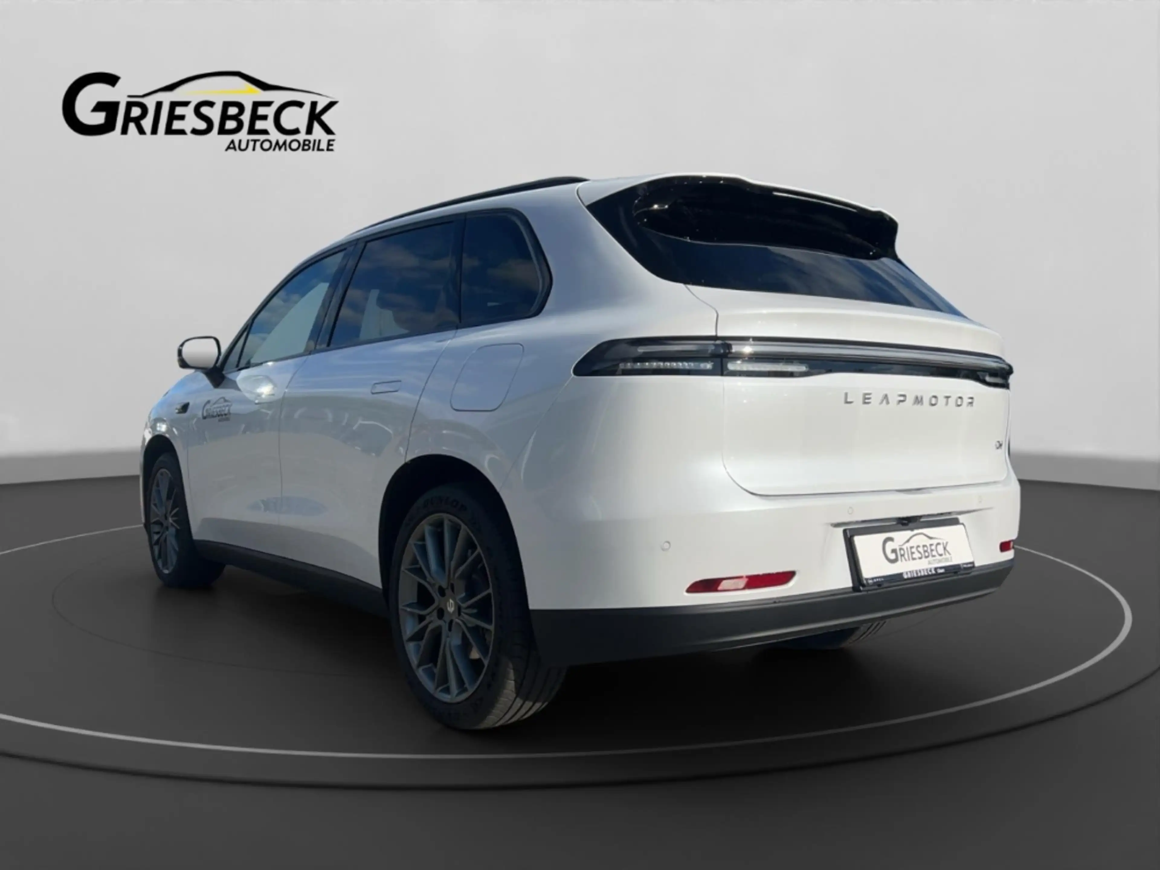 Leapmotor C10 158 kW Hybrid EV Design Panorama Navi Leder Digita — photo 2