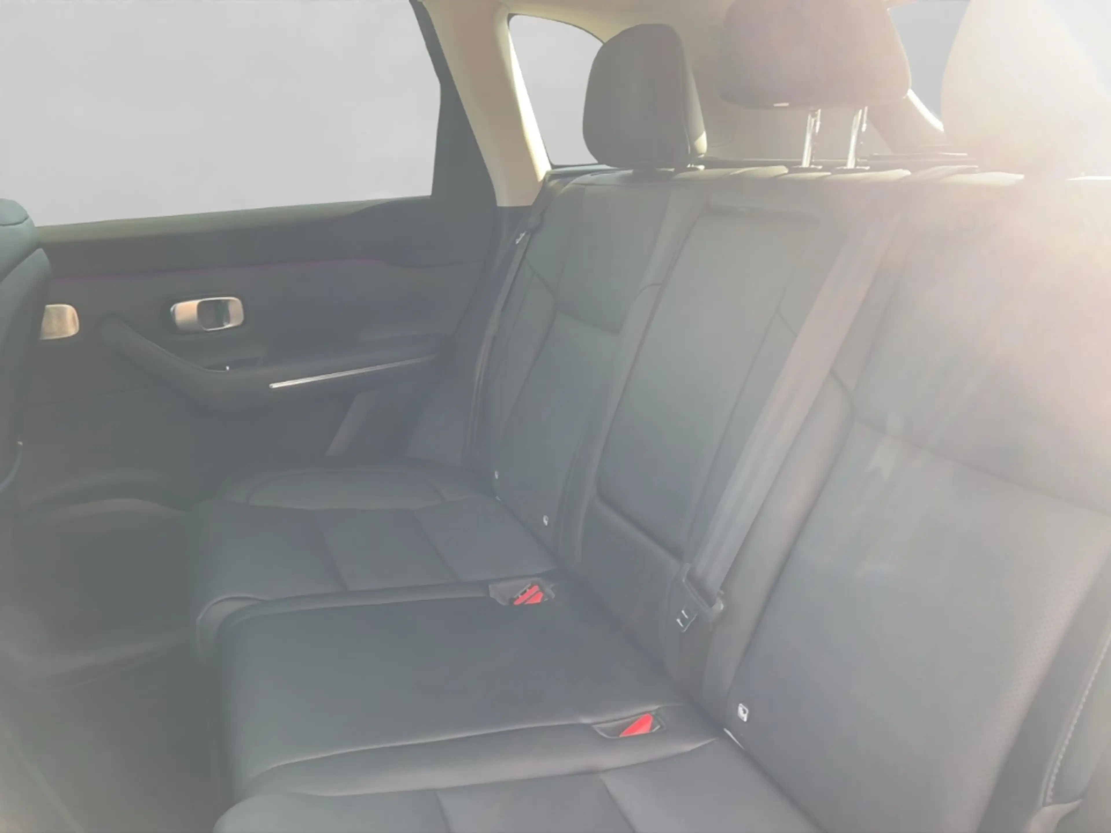 Leapmotor C10 158 kW Hybrid EV Design Panorama Navi Leder Digita — photo 14