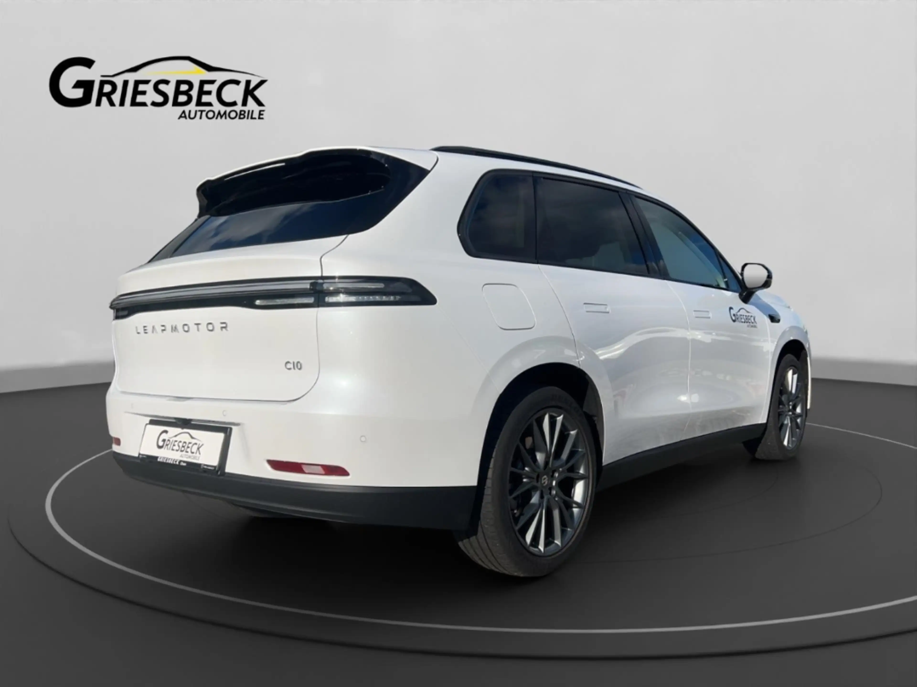Leapmotor C10 158 kW Hybrid EV Design Panorama Navi Leder Digita — photo 4