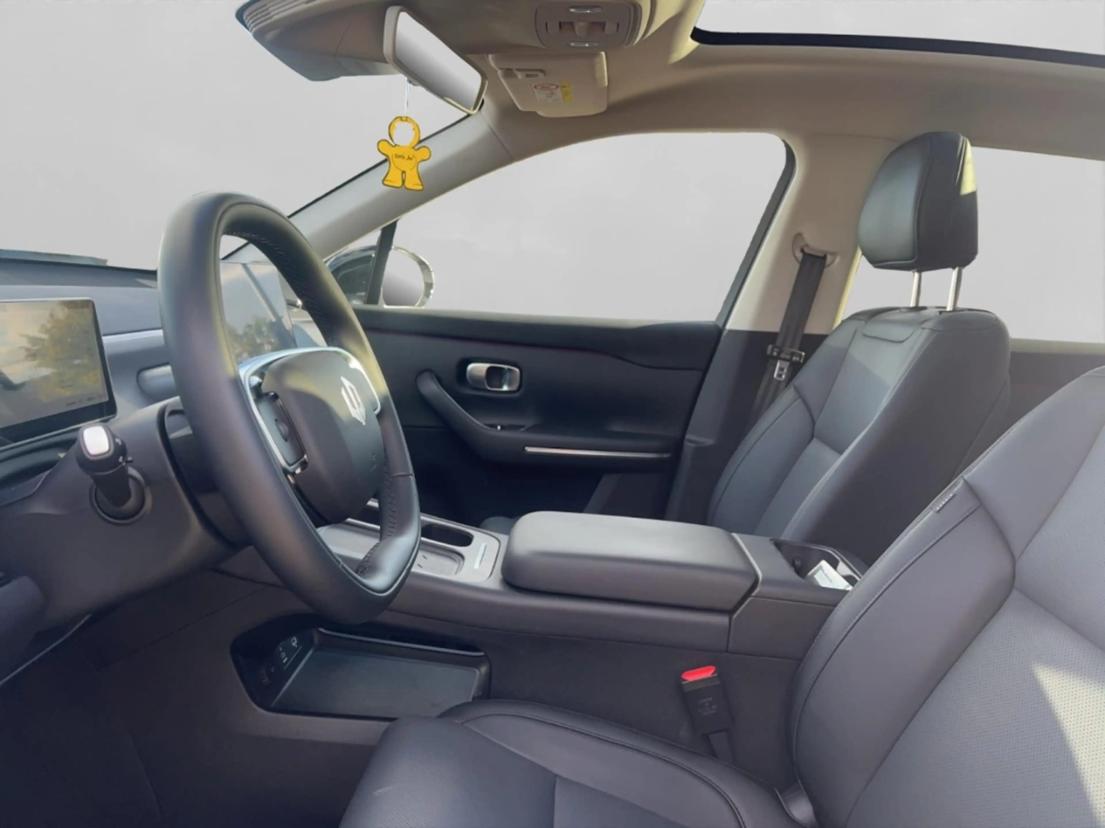 Leapmotor C10 158 kW Hybrid EV Design Panorama Navi Leder Digita — photo 10