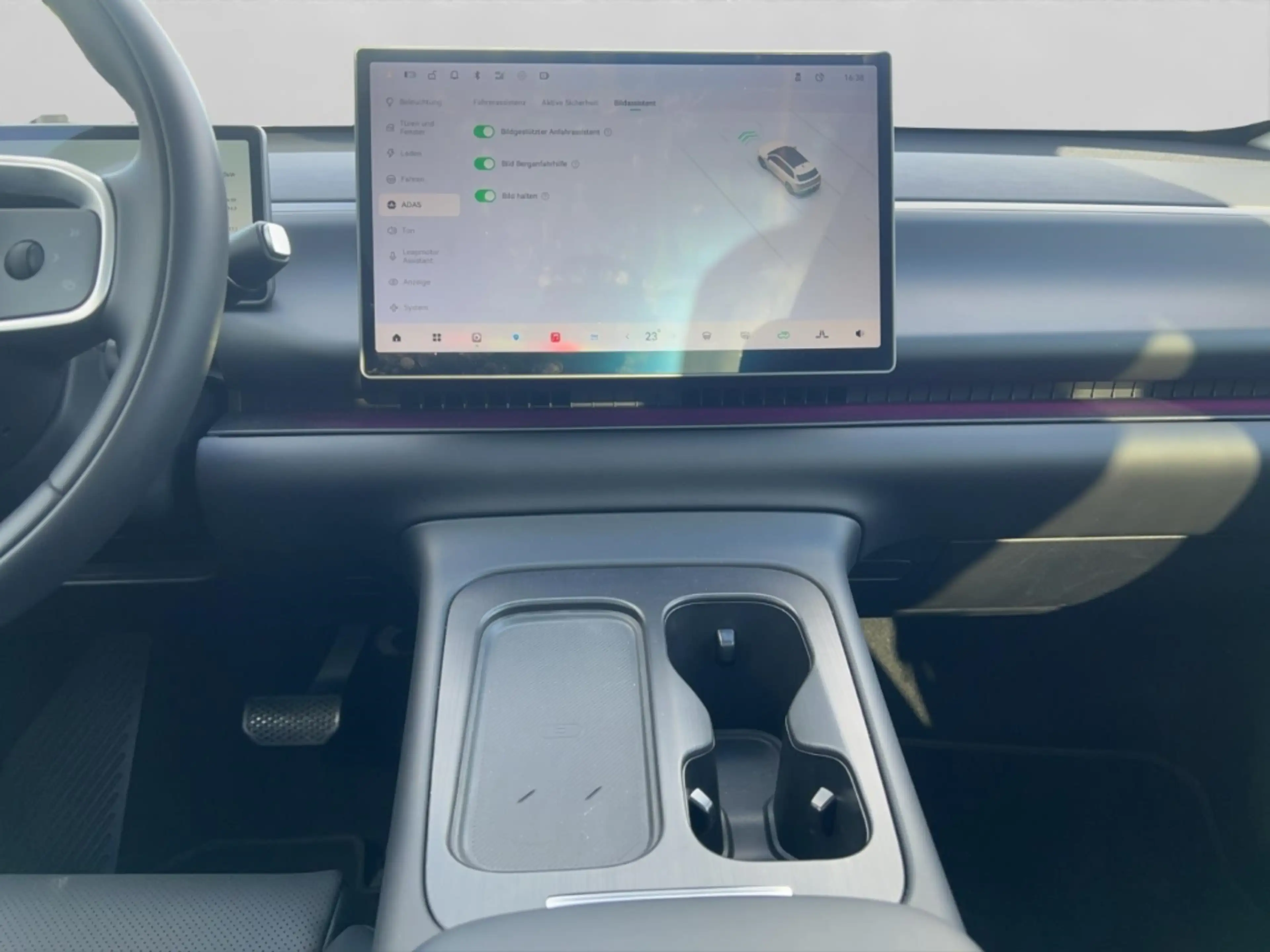 Leapmotor C10 158 kW Hybrid EV Design Panorama Navi Leder Digita — photo 13