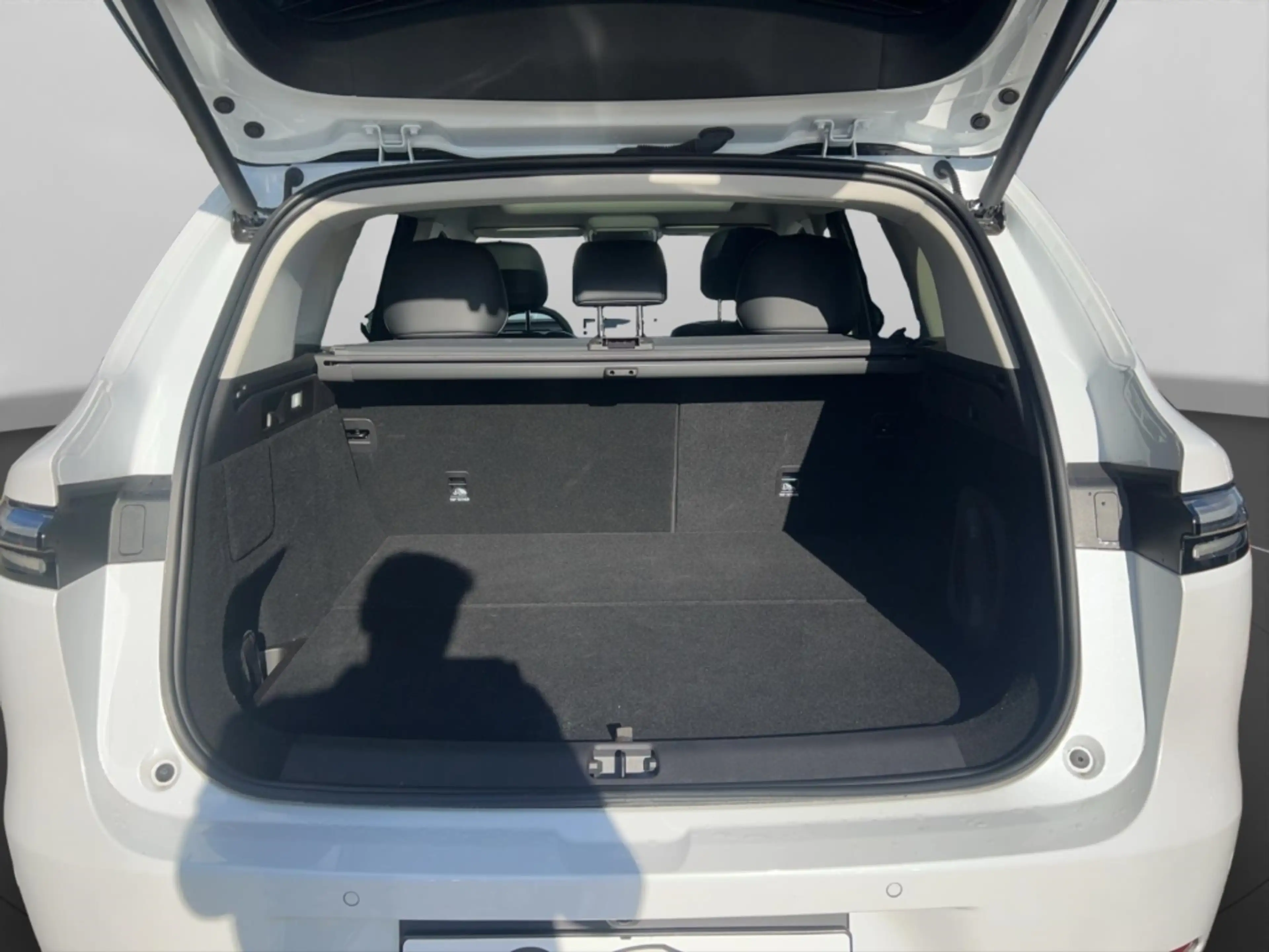 Leapmotor C10 158 kW Hybrid EV Design Panorama Navi Leder Digita — photo 15