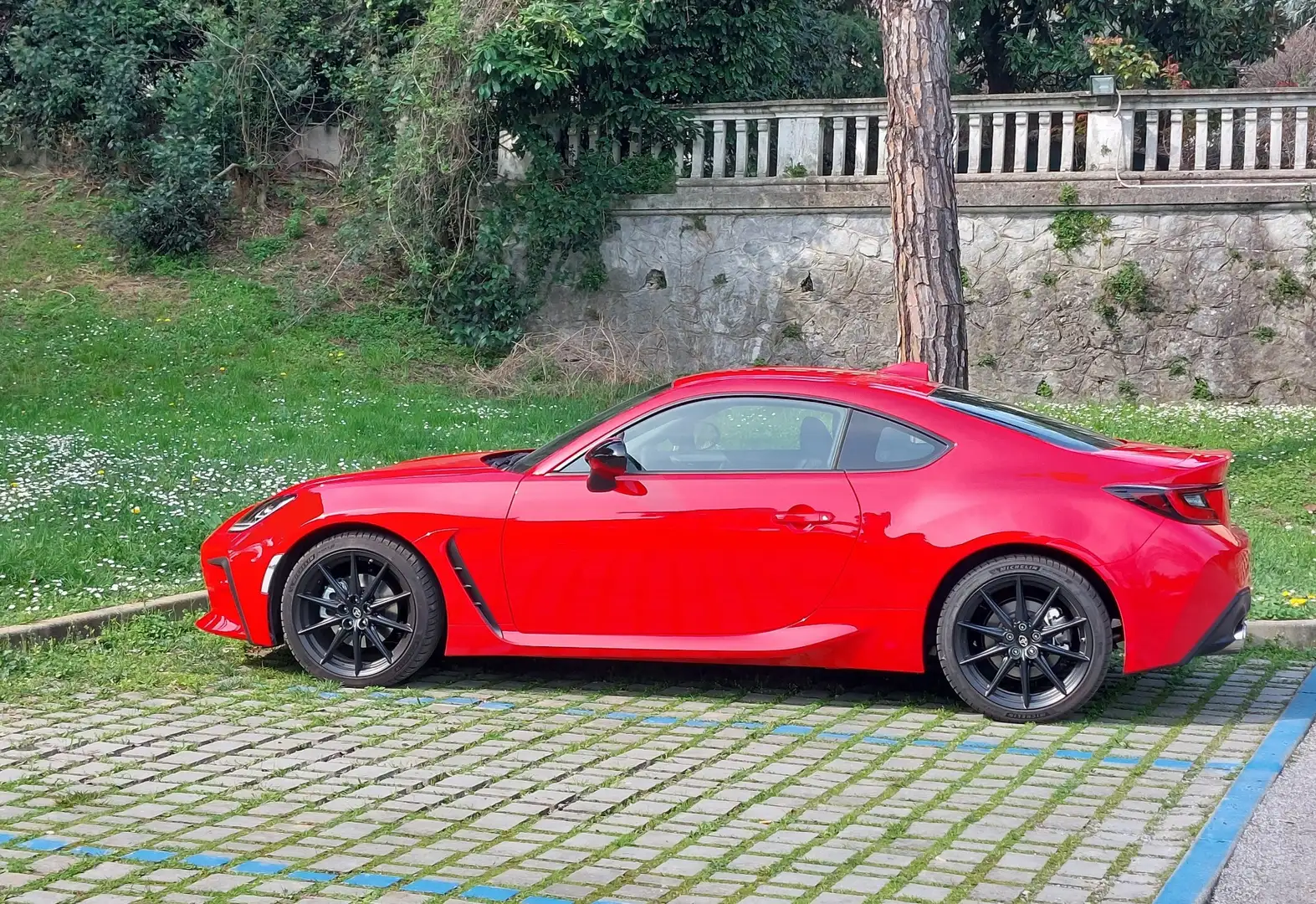 Toyota GR86 2.4 Premium Sport - 2