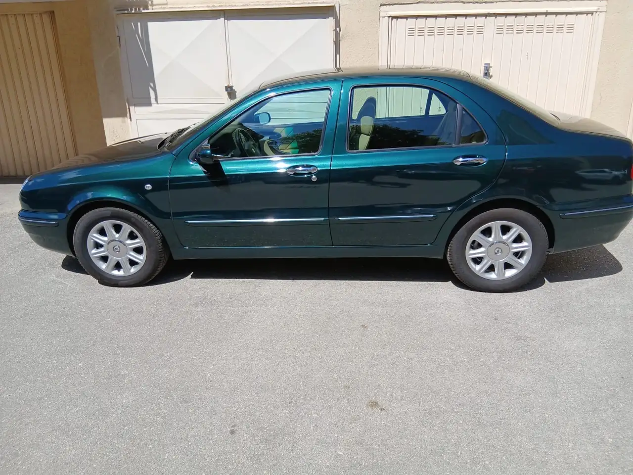 Lancia Lybra 1.9 jtd LX 110cv, foto 3