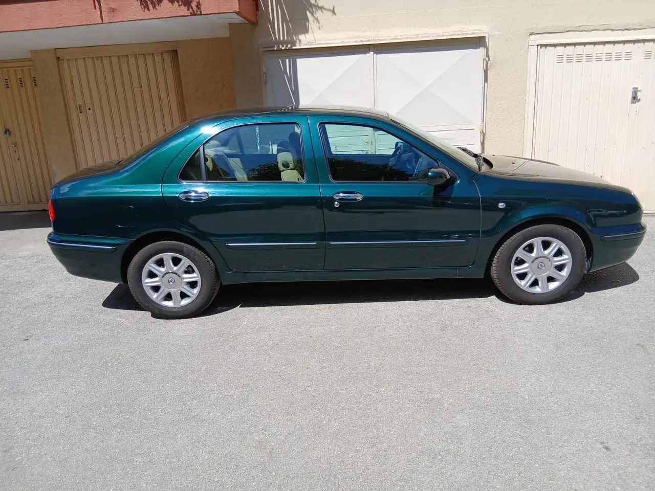 Lancia Lybra 1.9 jtd LX 110cv, foto 4
