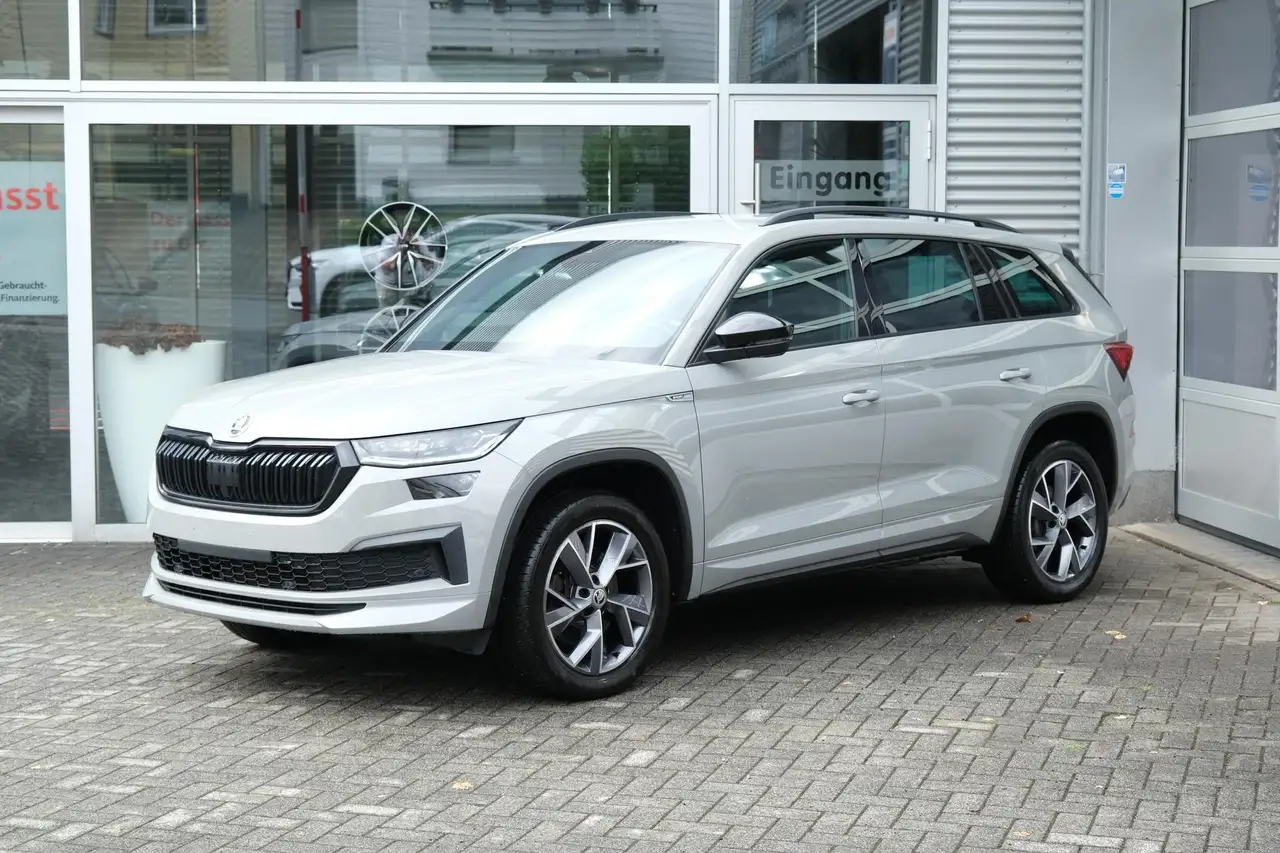 Skoda Kodiaq 2.0 TSI Sportline 4x4 DSG AHK MATRIX LED NAVI