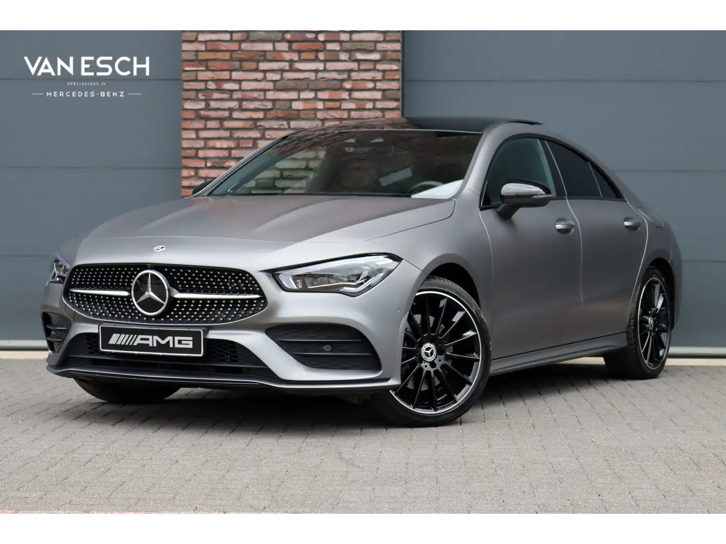 Mercedes-Benz CLA 250 e AMG Line Aut8 | Distronic+ | Panoramadak | Burme Grey - 1