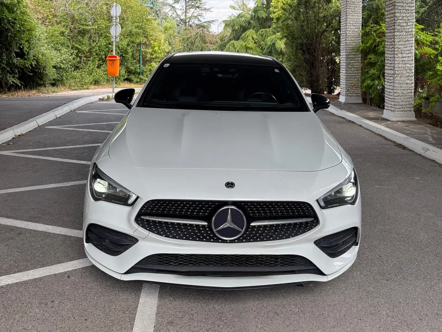 Mercedes-Benz CLA 250 CLA 250 4MATIC Shooting Brake AMG Line Weiß - 2