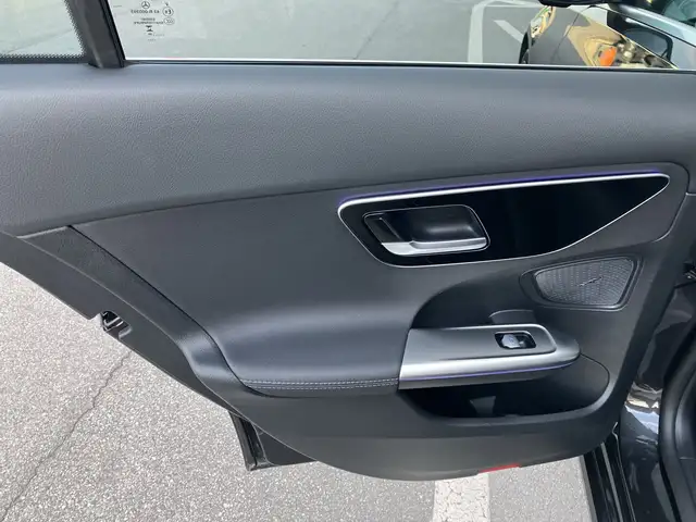 Mercedes-Benz C 300 de 4MATIC Totw LED PTS Cam Distr Navi AHK Ansicht 18