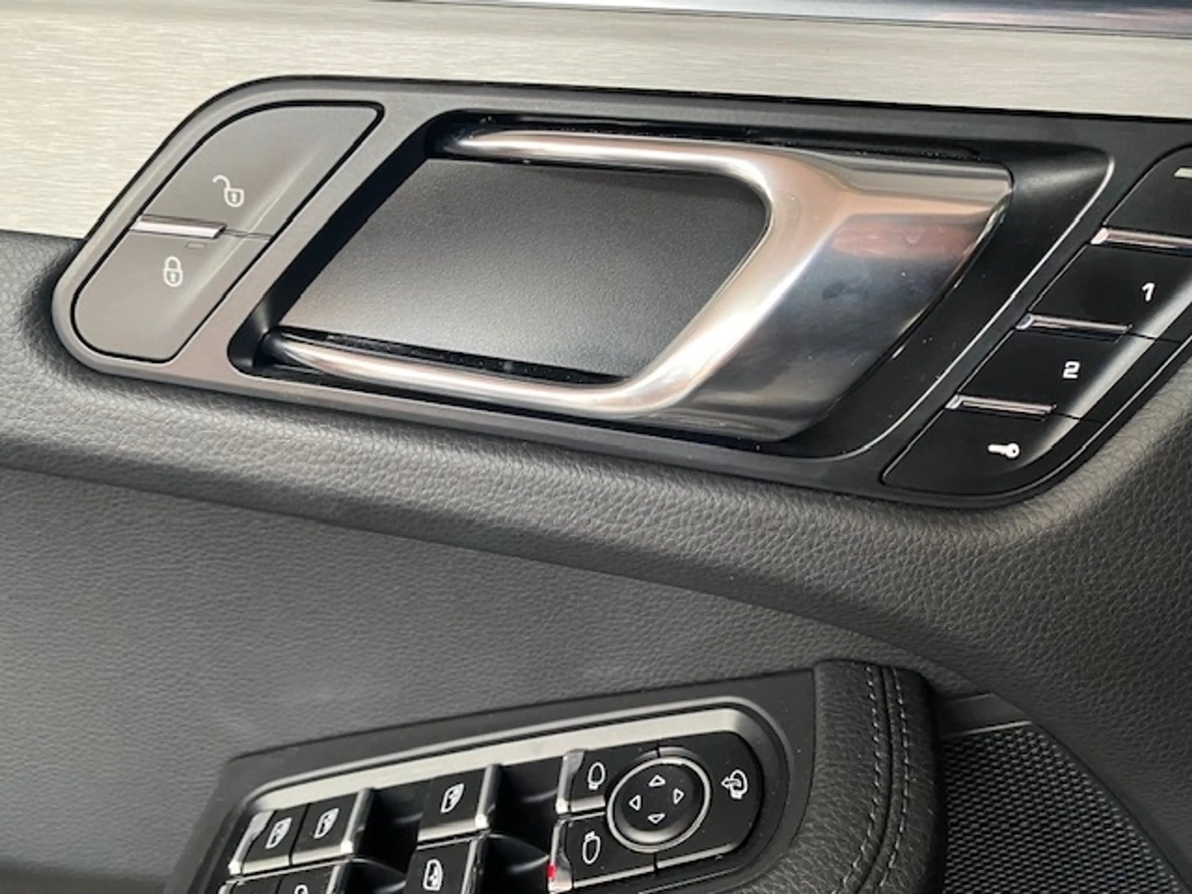 Porsche Macan S Pano Kamera elektr.AHK AD Memory Sitze Navi Lede — photo 9