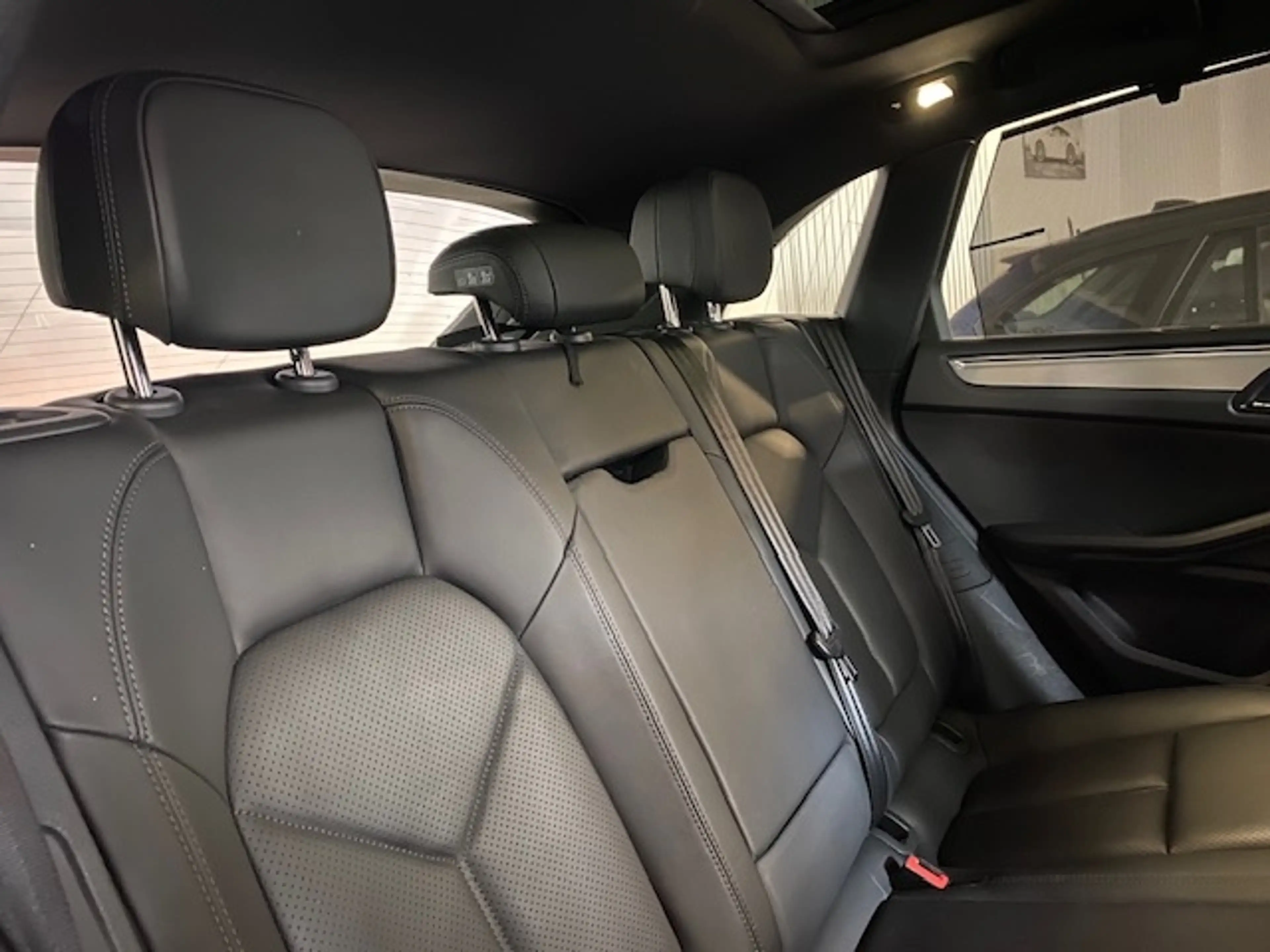 Porsche Macan S Pano Kamera elektr.AHK AD Memory Sitze Navi Lede — photo 13