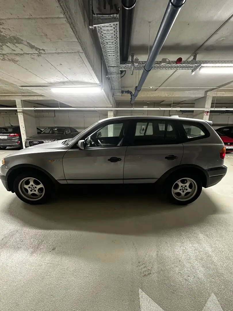 BMW X3 2,0d Silber - 2
