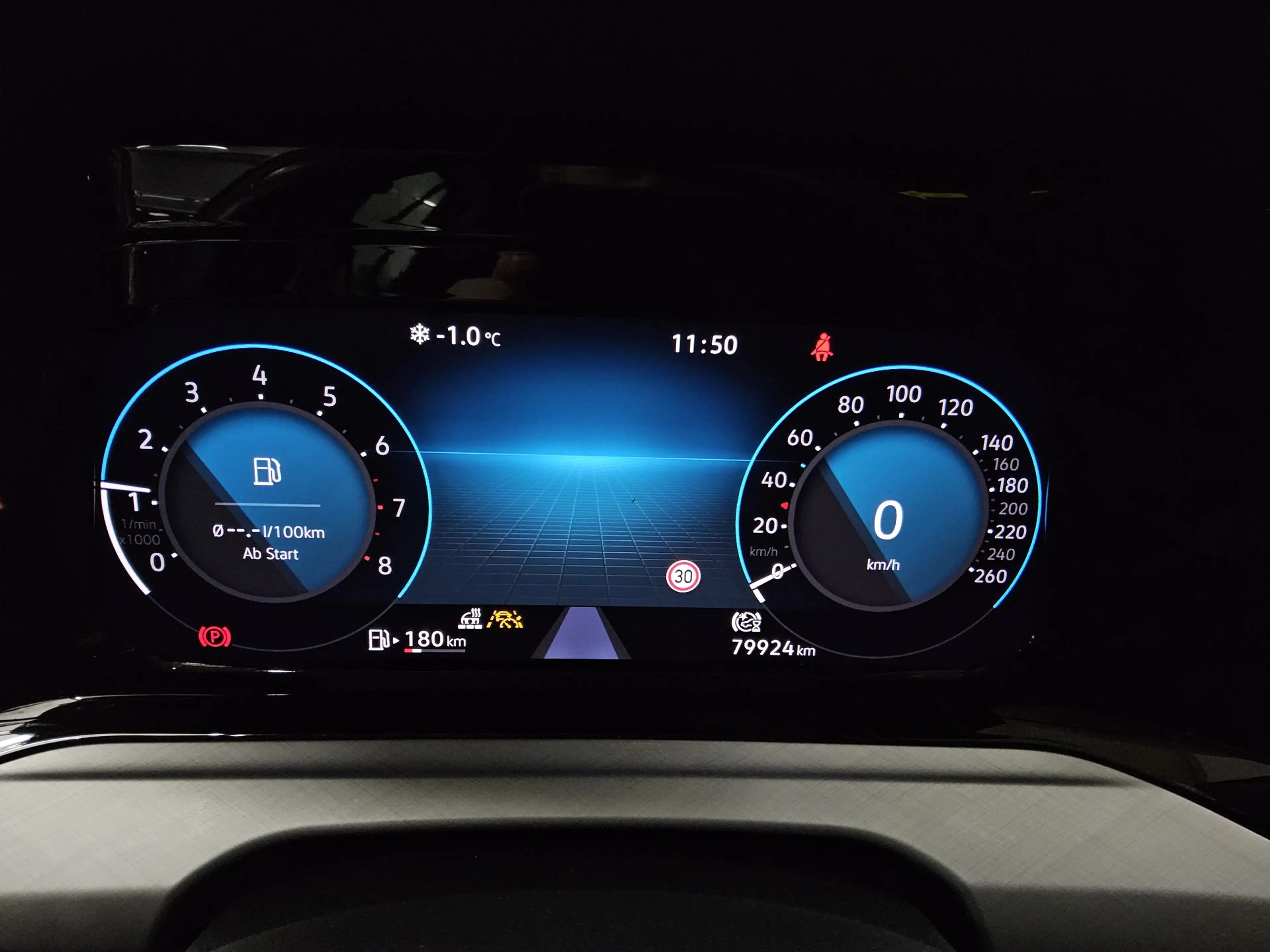 Volkswagen Golf GOLF-8 LEDER NAVI KLIMAAUT RADIO TEMPO MFL VC PDC ACC LED — photo 8