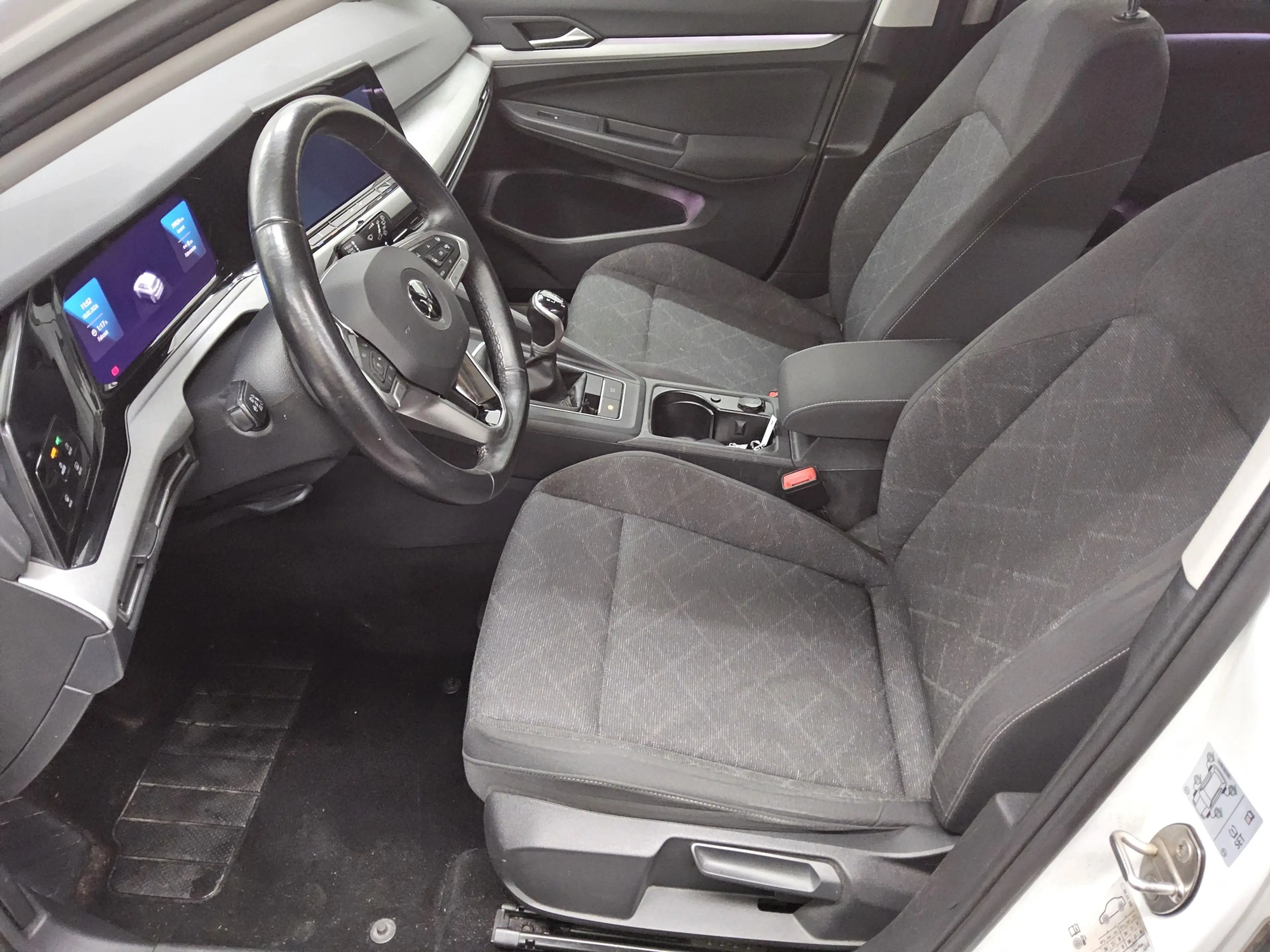 Volkswagen Golf GOLF-8 LEDER NAVI KLIMAAUT RADIO TEMPO MFL VC PDC ACC LED — photo 9
