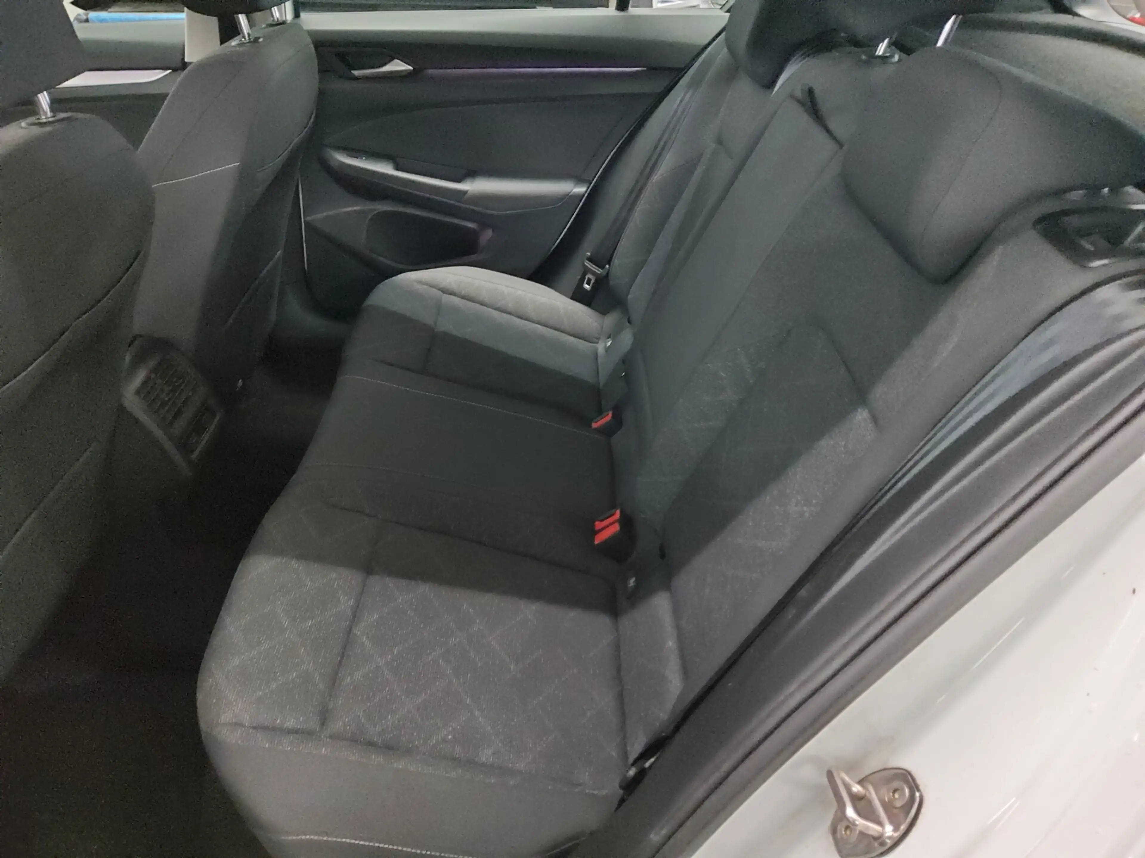 Volkswagen Golf GOLF-8 LEDER NAVI KLIMAAUT RADIO TEMPO MFL VC PDC ACC LED — photo 10