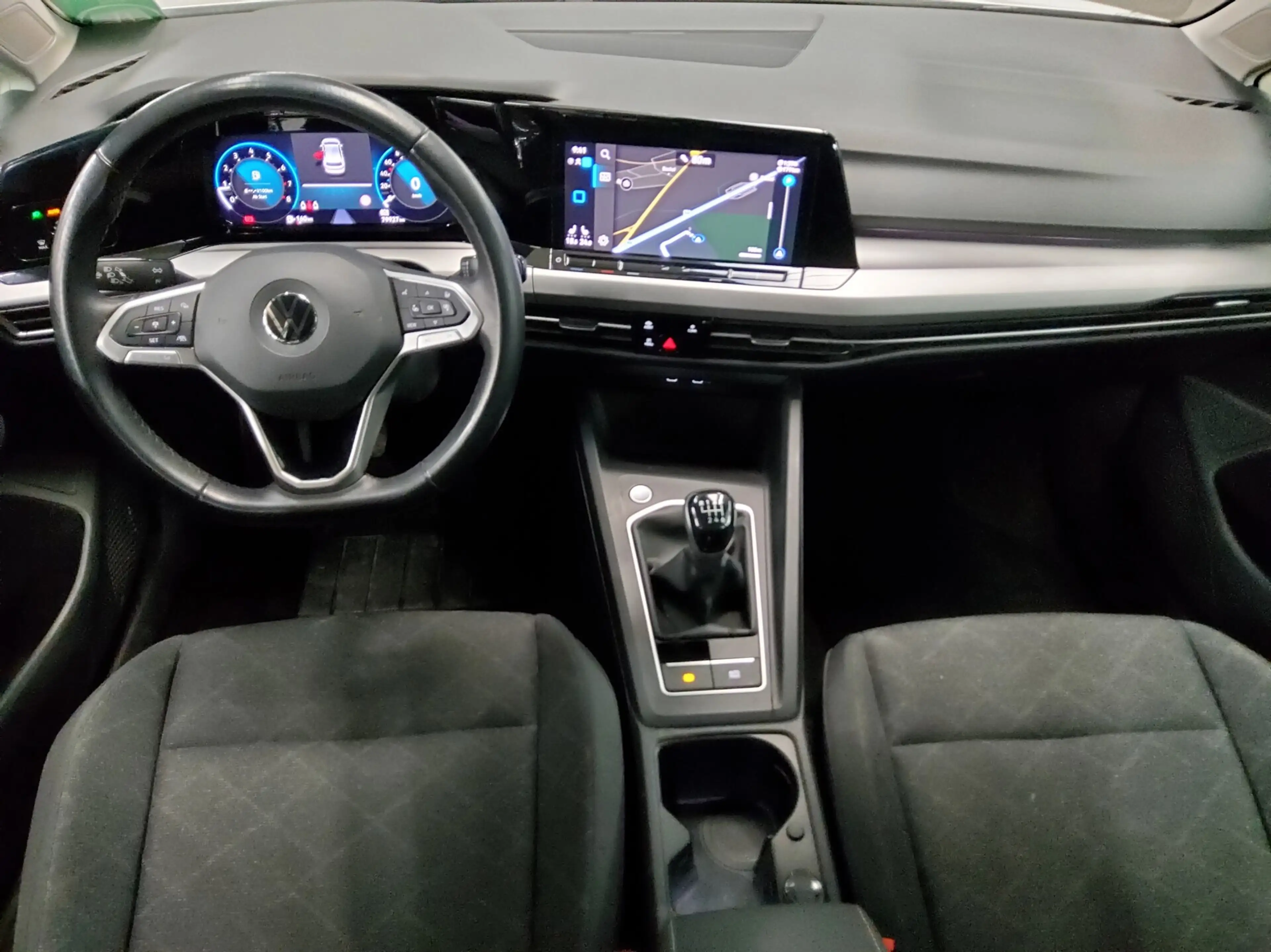 Volkswagen Golf GOLF-8 LEDER NAVI KLIMAAUT RADIO TEMPO MFL VC PDC ACC LED — photo 5