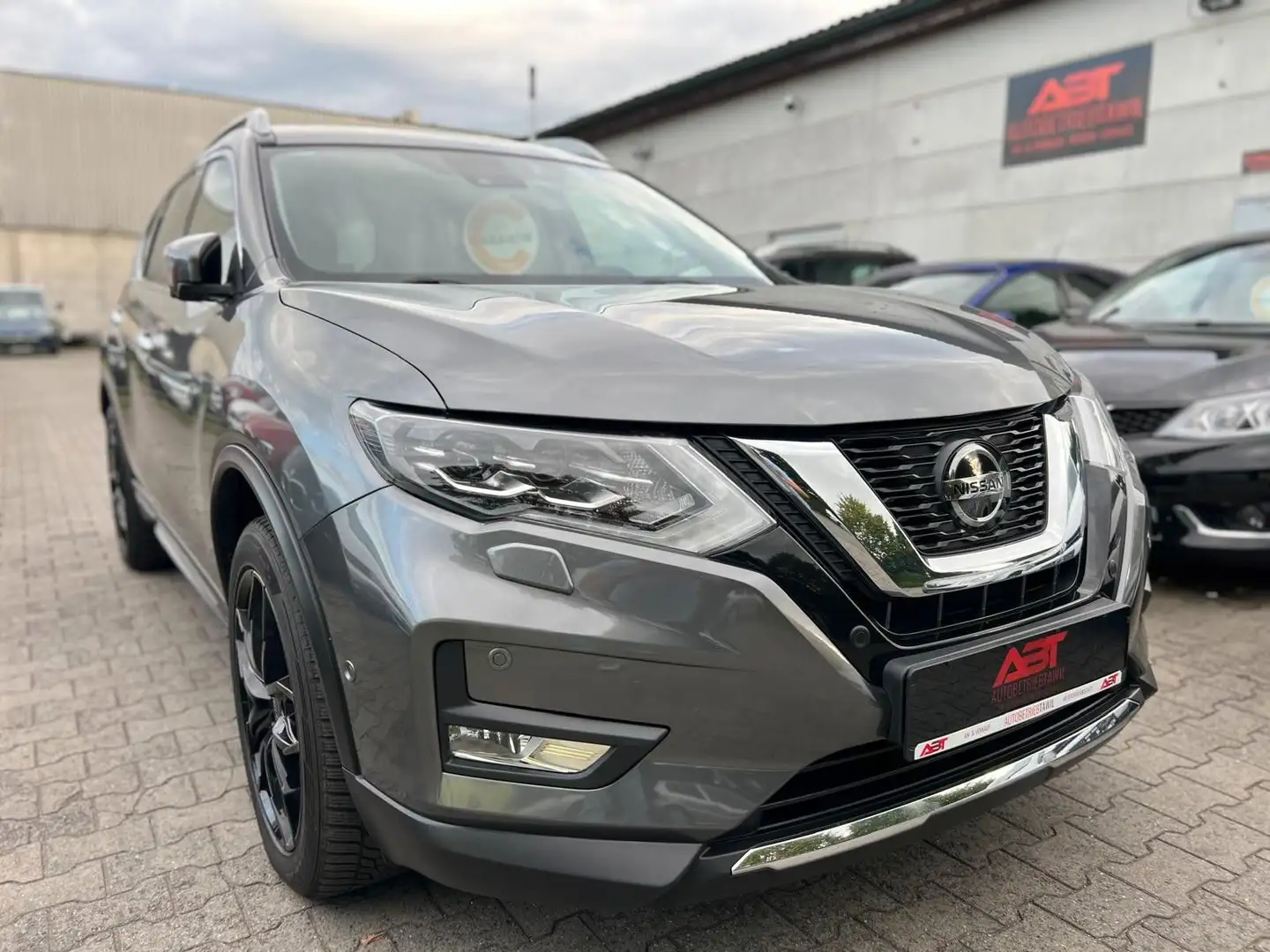 Nissan X-Trail 1.7DCI Tekna,Pano,Leder,Navi,Kamera,AHK Серый - 1
