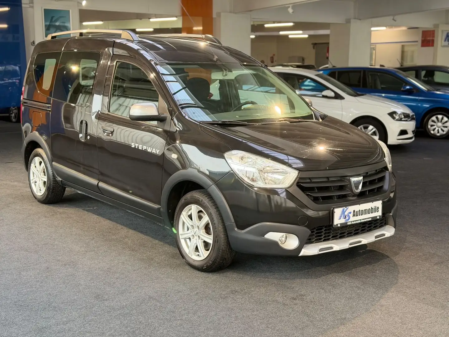 Dacia Dokker Stepway*AHK*KLIMA*NAVI*TEMPOMA*PDC*ALU* Schwarz - 1
