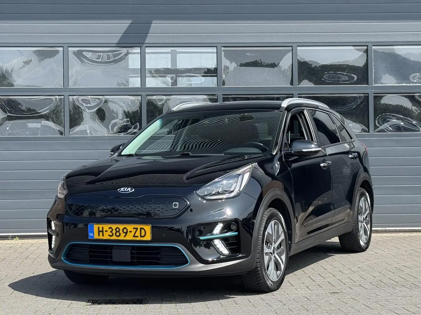 Kia e-Niro EXECUTIVELINE 64 kWh I 3-FASE I CLIMATE CONTROL I Noir - 1