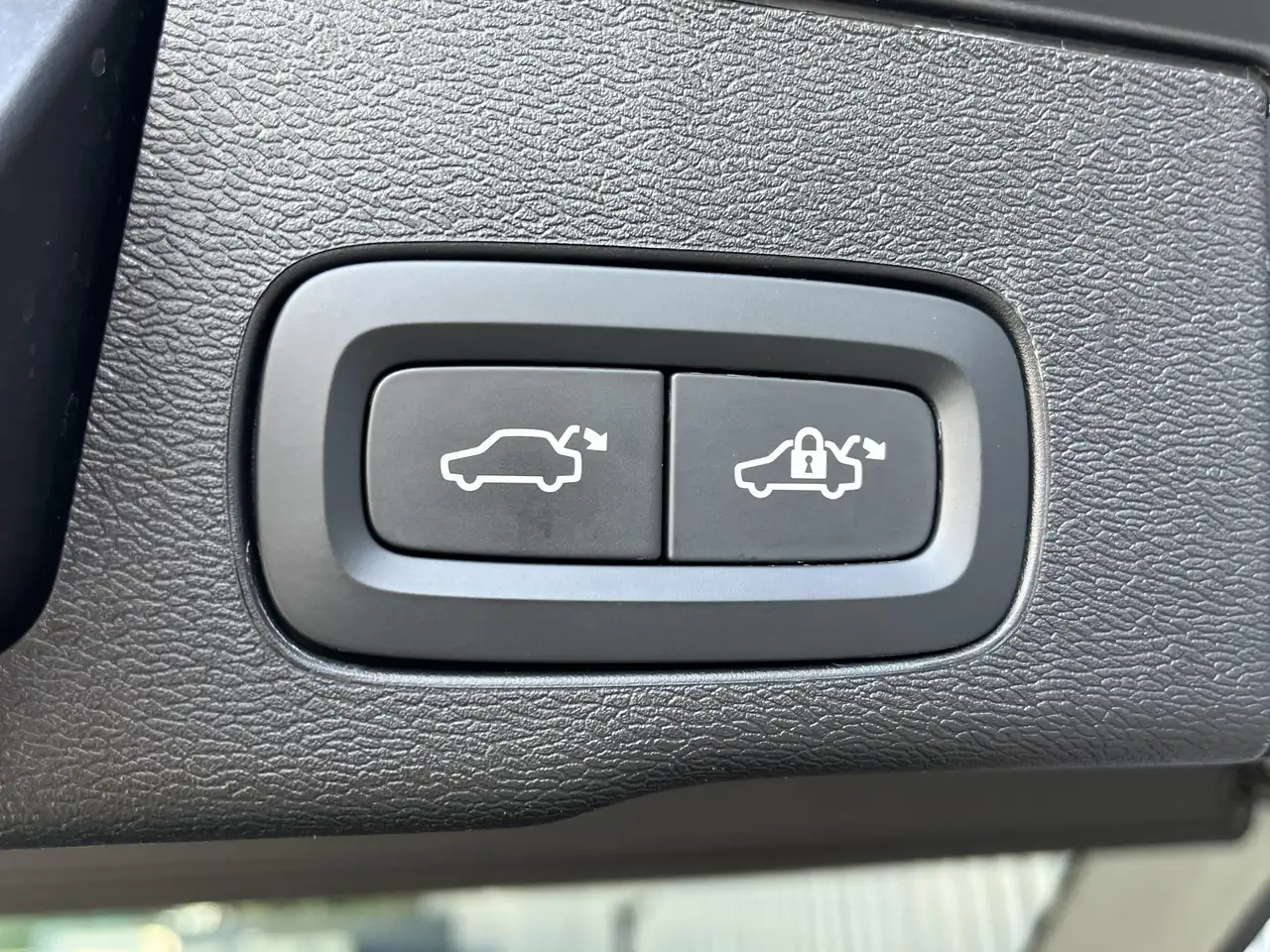 Volvo XC60 2.0 T8 Plug-in hybrid AWD Ultimate Black Edition, миниатюра 11